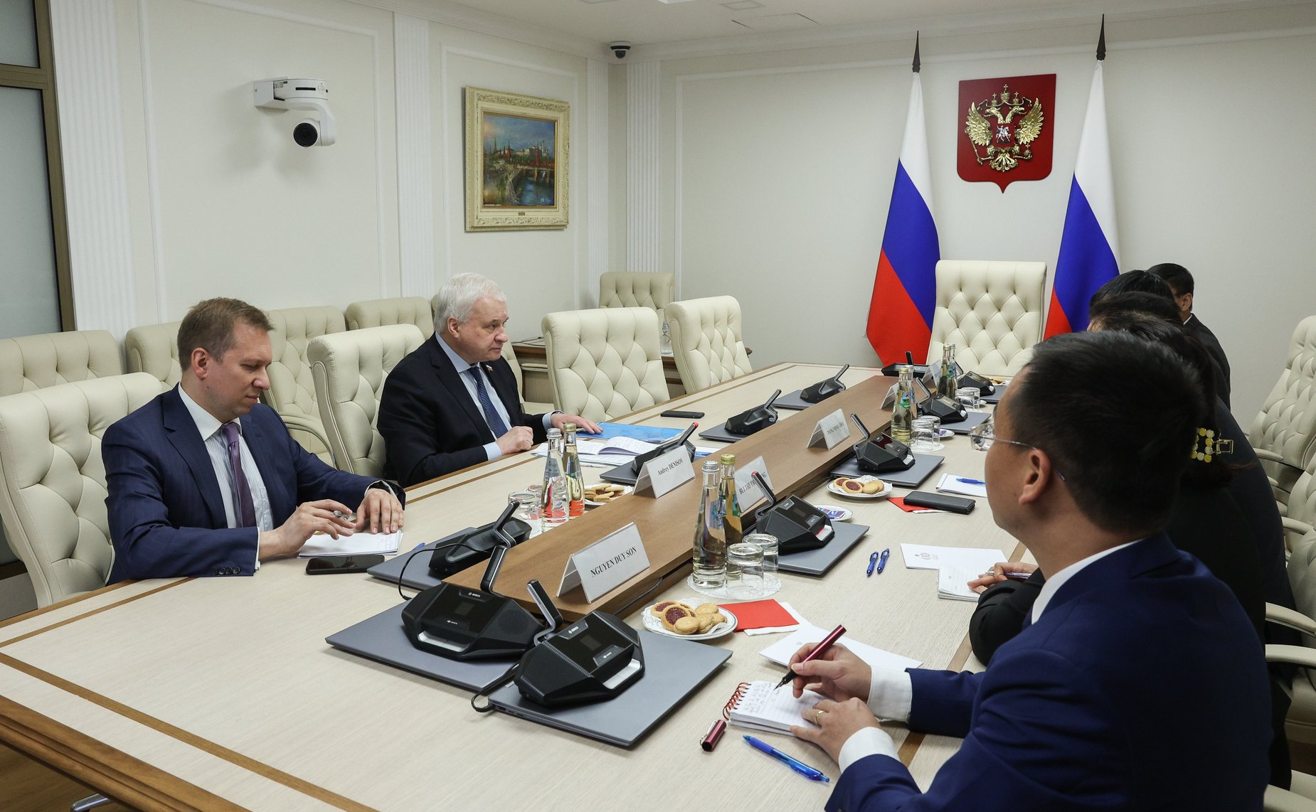 Андрей Денисов провел встречу с Чрезвычайным и Полномочным Послом Социалистической Республики Вьетнам в РФ Данг Минь Кхоем
