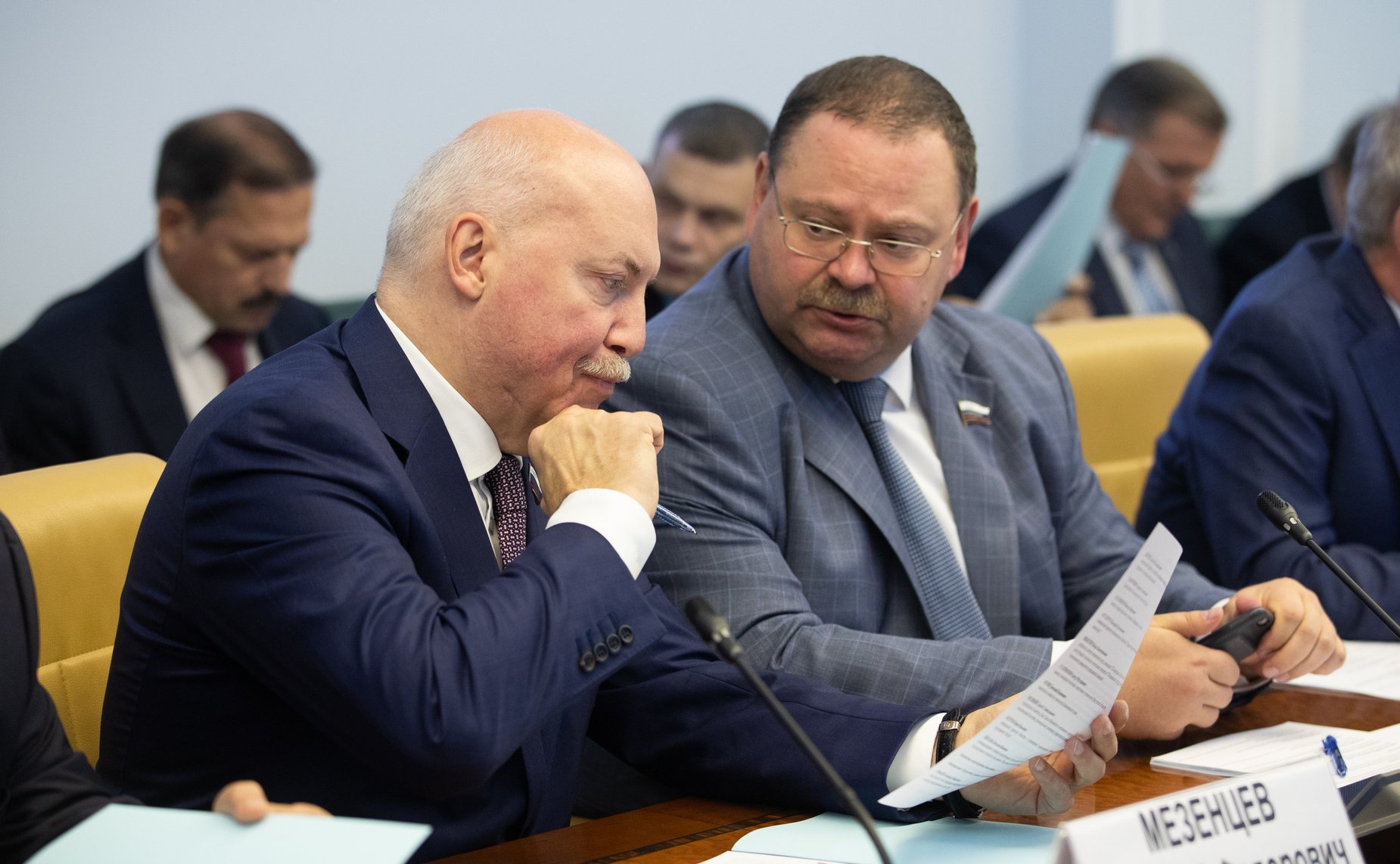 Дмитрий Мезенцев и Олег Мельниченко