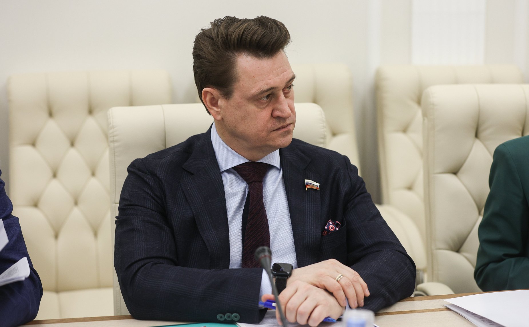 Олег Голов