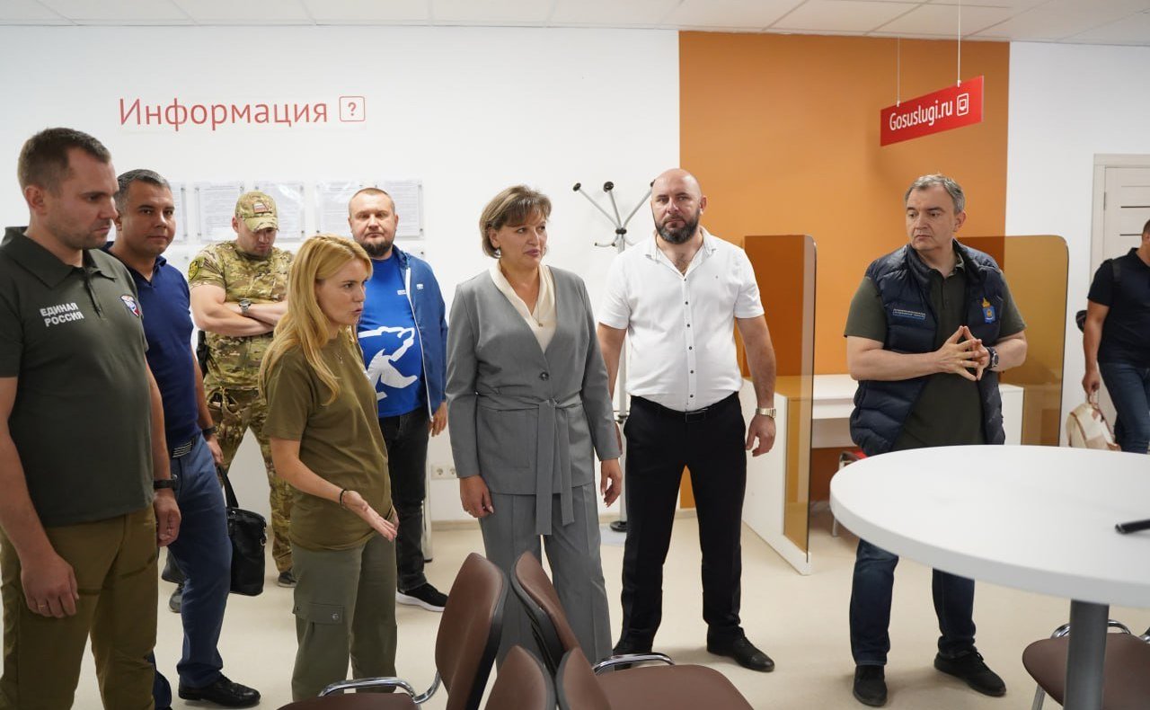 Дарья Лантратова приняла участие в открытии МФЦ в Кременском районе ЛНР