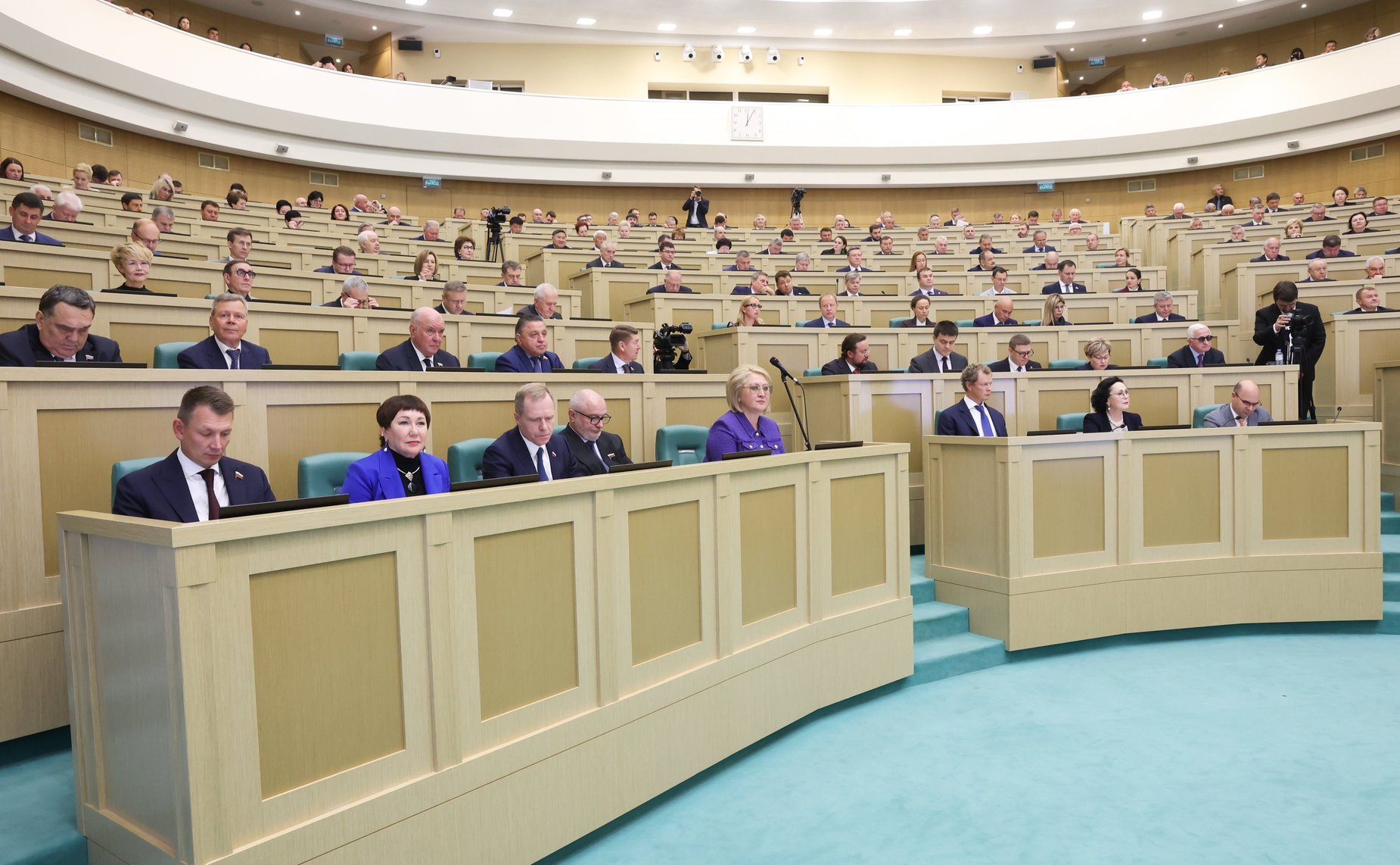 Парламентские слушания на тему «О параметрах проекта федерального бюджета на 2025 год и на плановый период 2026 и 2027 годов»