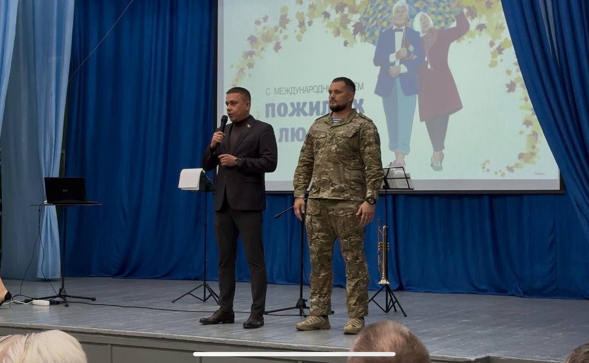 Айрат Гибатдинов поздравил ульяновцев с Днем пожилого человека