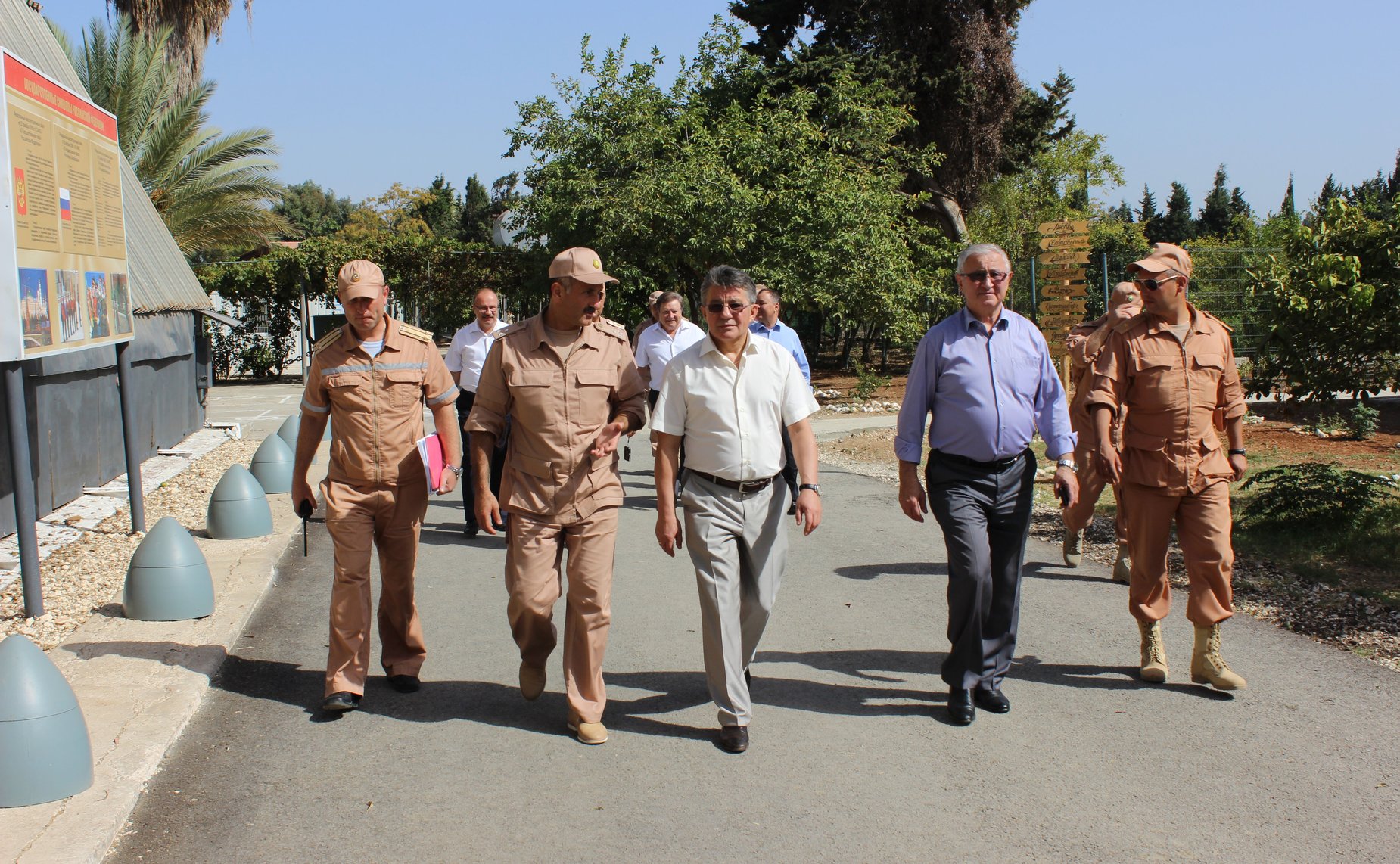 Члены Комитета СФ по обороне и безопасности на базе Хмеймим в Сирии