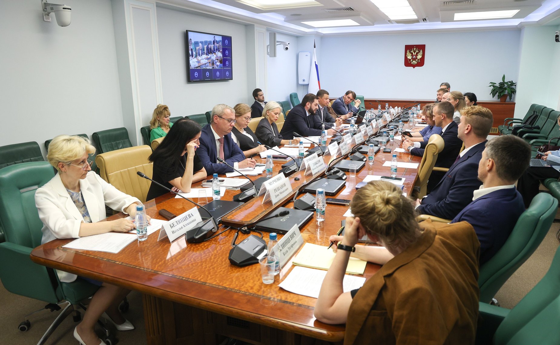 Совещание Комитета по экономической политике «Борьба с теневой занятостью: проблемы недостаточного налогового покрытия и защиты прав исполнителей»
