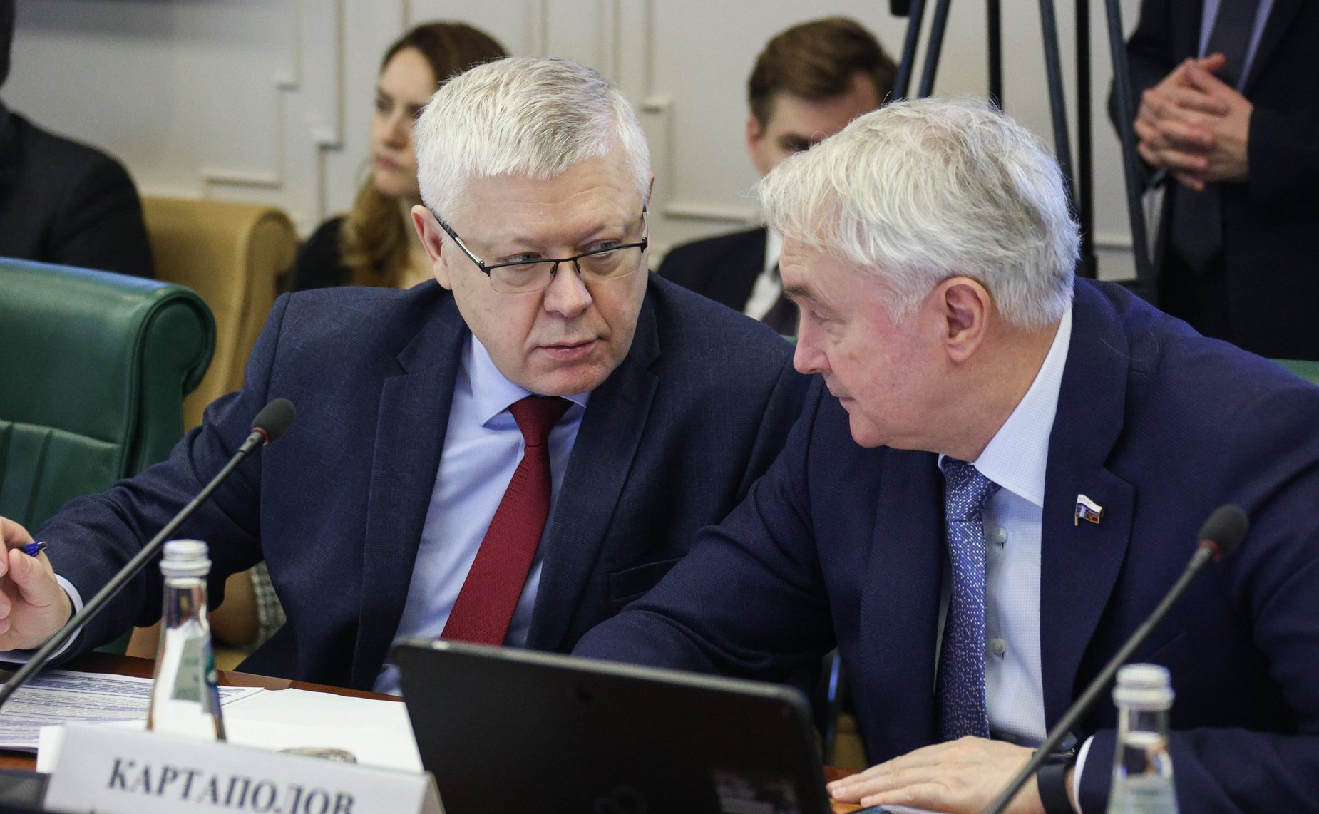Заседание парламентской комиссии по расследованию преступных действии в отношении несовершеннолетних со стороны киевского режима