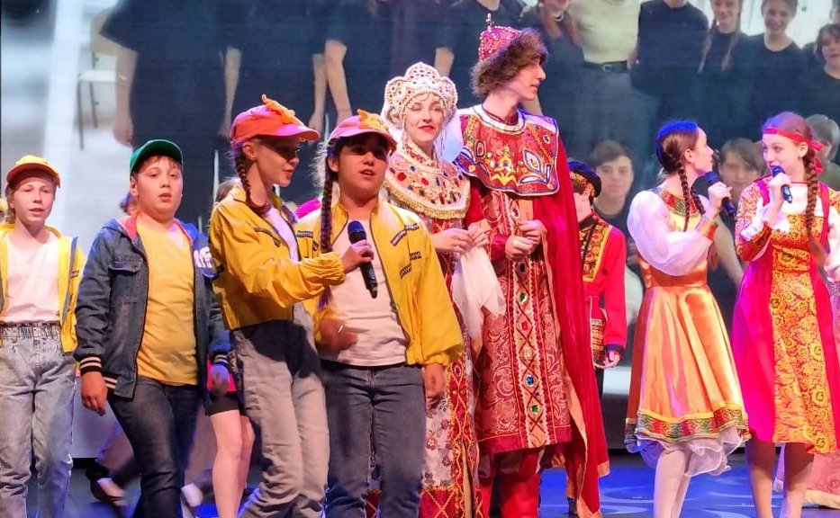 Людмила Талабаева приняла участие в церемонии награждения призеров III Всероссийского фестиваля для детей и молодежи «Страна-театр-школа»