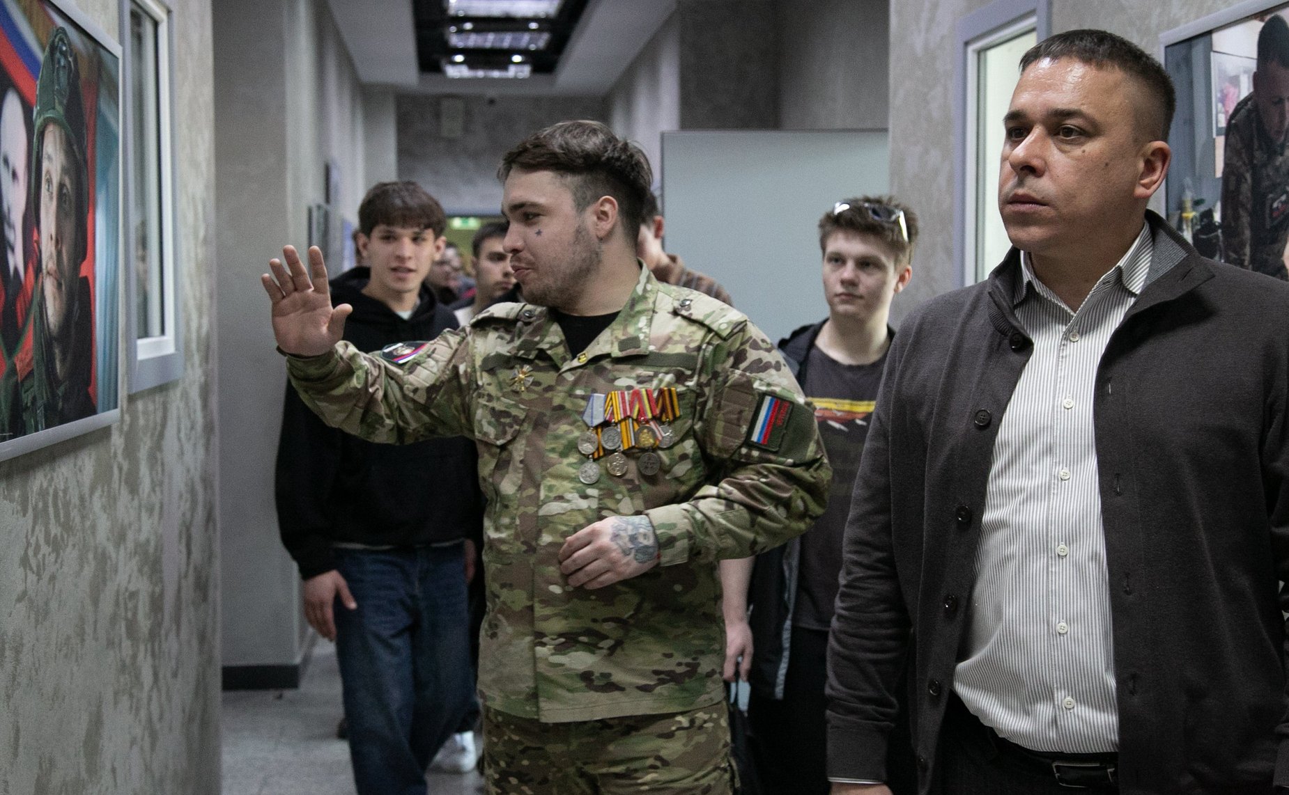 Айрат Гибатдинов встретился со студентами Московского финансово-юридического университета в рамках патриотического мероприятия, посвященного подвигу участников СВО