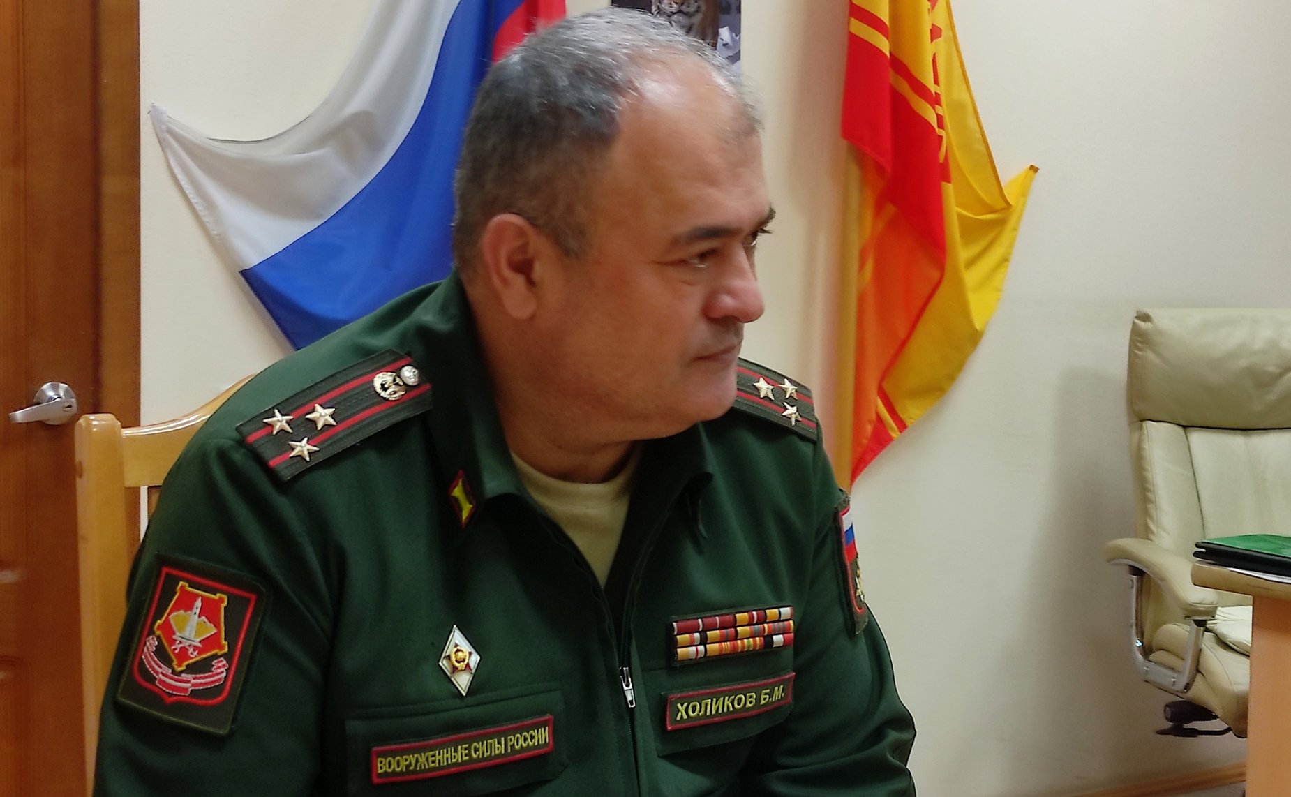 Николай Владимиров в рамках работы в регионе провел встречу с военным комиссаром Республики Бахтиёром Холиковым