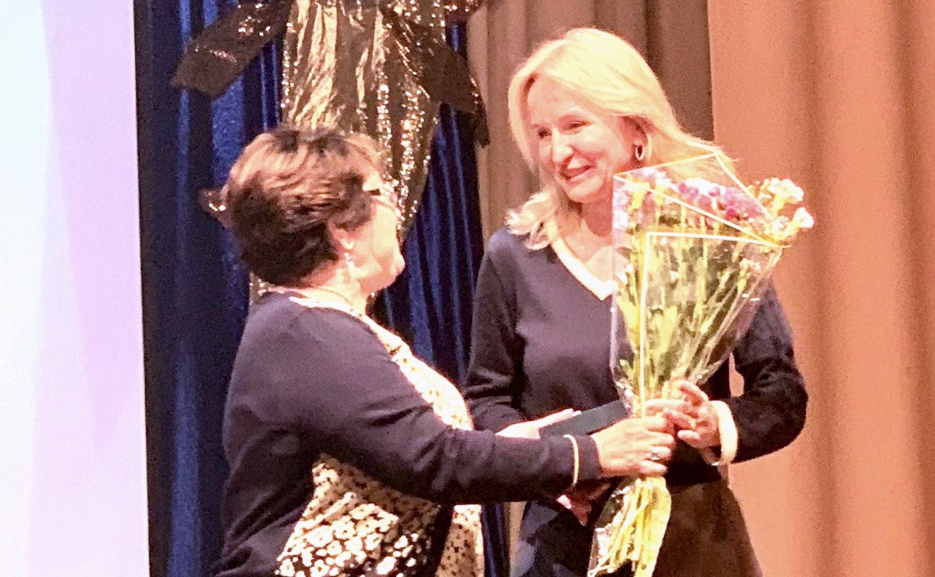 Людмила Талабаева наградила Благодарственными письмами лучших работников предприятий Хабаровского Крайрыбакколхозсоюза