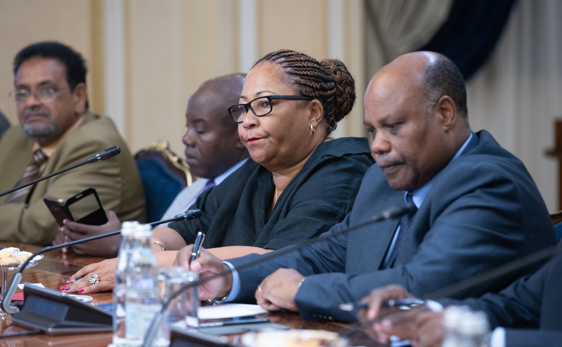 Встреча членов Комитета СФ по Регламенту и организации парламентской деятельности с первым заместителем Председателя Ассамблеи Республики Мозамбик, Руководителем Административного совета Ассамблеи А.Ж. Амелией