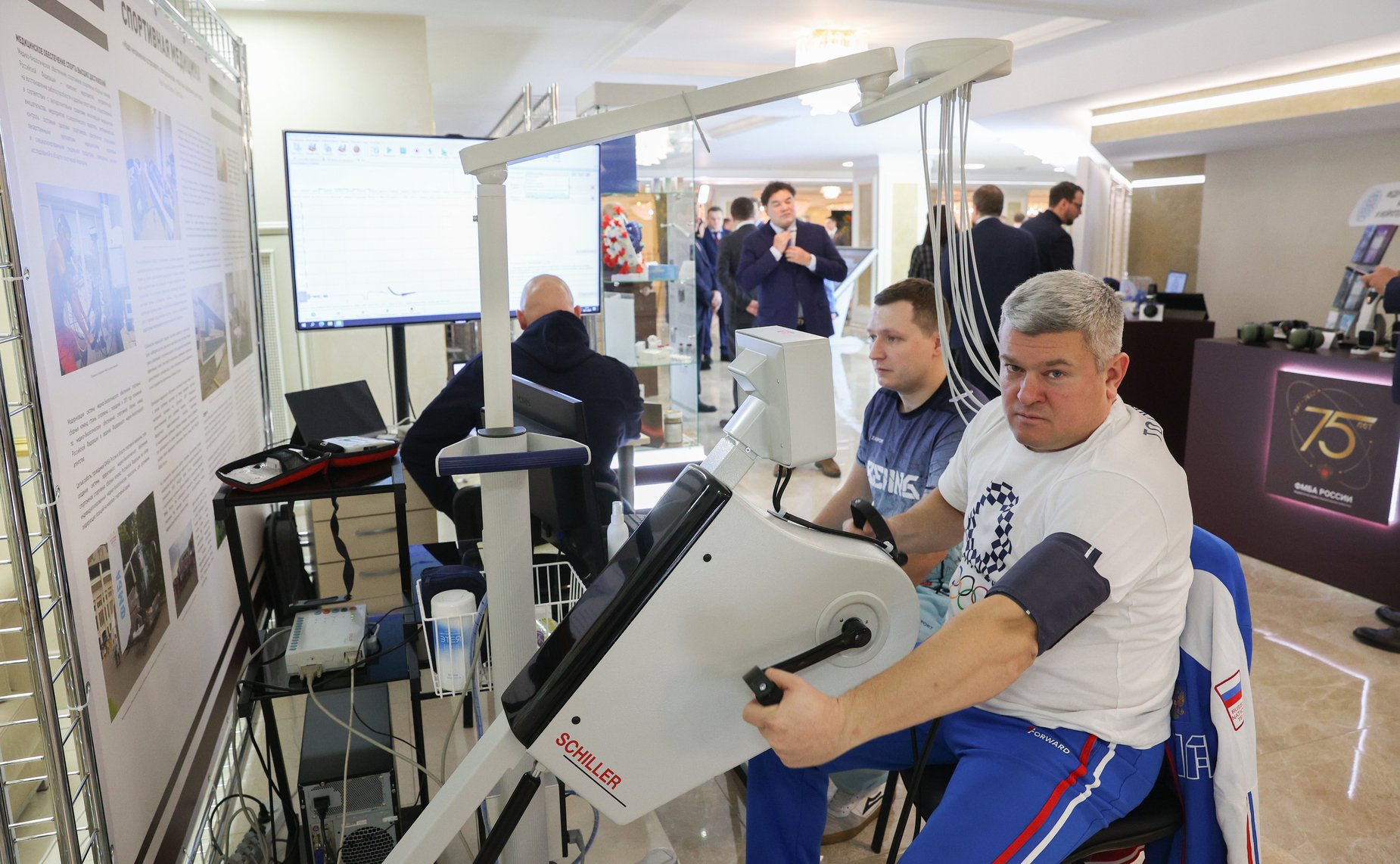 Валентина Матвиенко и Вероника Скворцова открыли выставку «ФМБА России: история, современность и будущее»