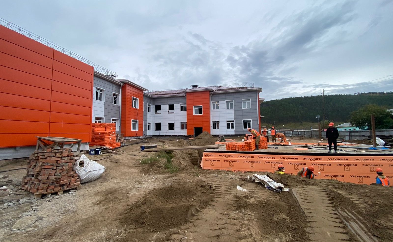 Александр Варфоломеев посетил социальные объекты в селах Республики Бурятия