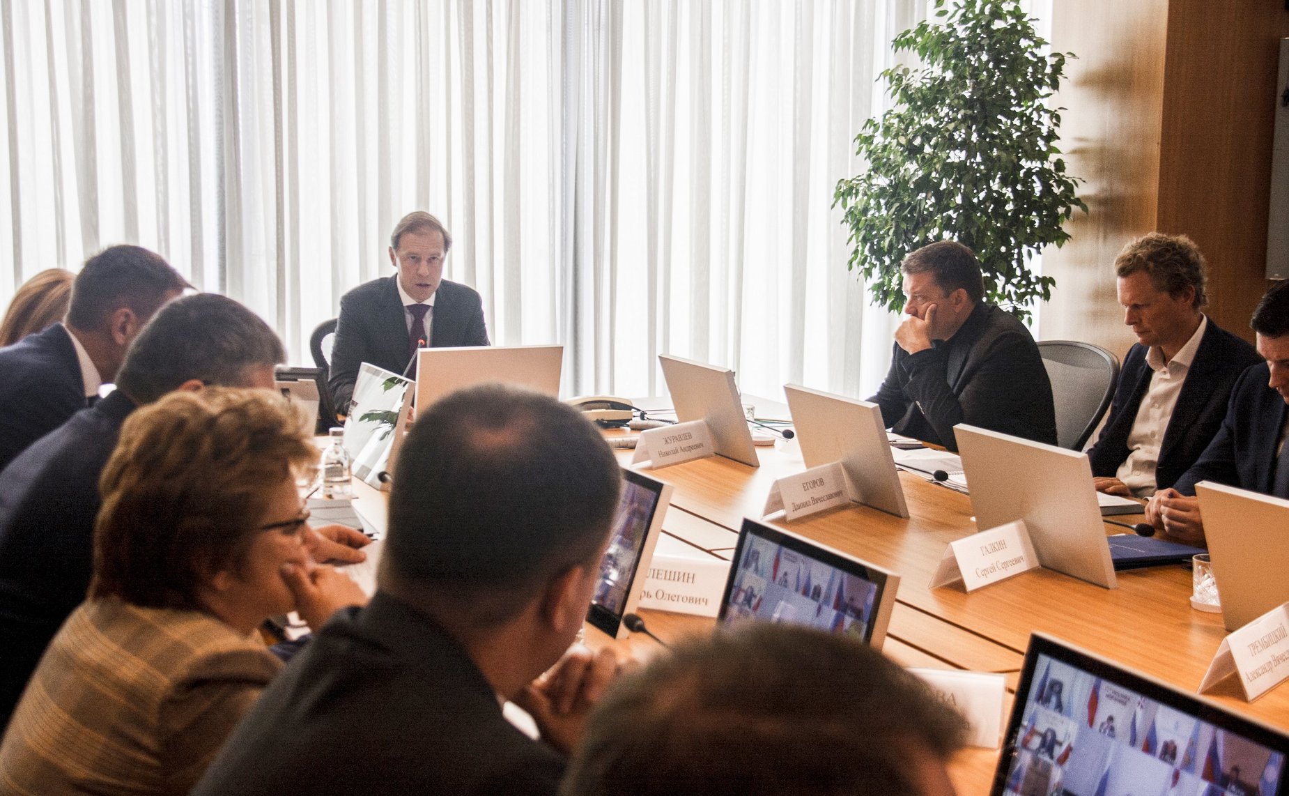 Заместитель Председателя Совета Федерации Николай Журавлев принял участие в заседании Государственной комиссии по противодействию незаконному обороту промышленной продукции