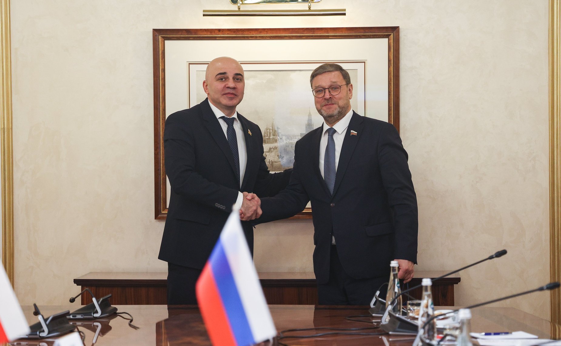 Заместитель Председателя СФ Константин Косачев провел встречу с группой международных наблюдателей на выборах Президента Российской Федерации от Южной Осетии