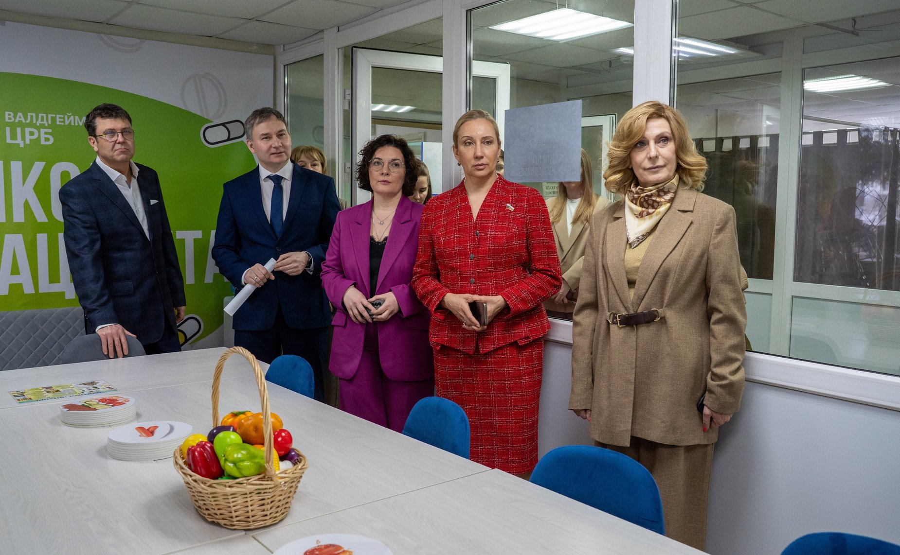 Сенаторы в рамках акции «Сахар под контролем» посетили региональный эндокринологический центр в ОГБУЗ «Валдгеймская центральная районная больница»