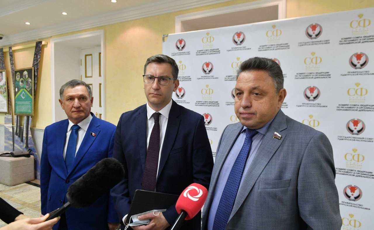 Владимир Невоструев, Ярослав Семенов и Вячеслав Тимченко