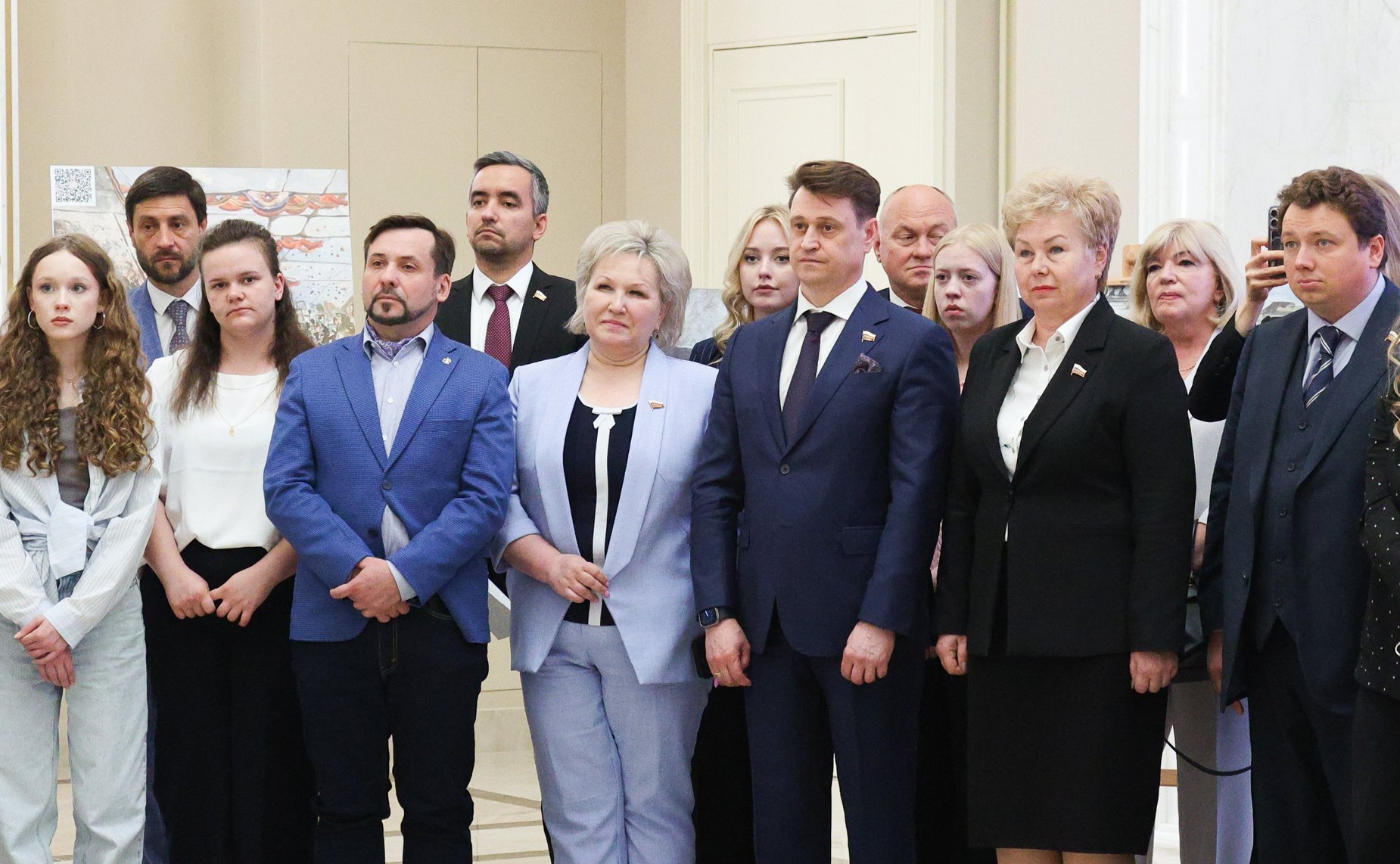 Лилия Гумерова и Дмитрий Василенко открыли в верхней палате выставку детского рисунка «Жизнь, делённая на граммы»