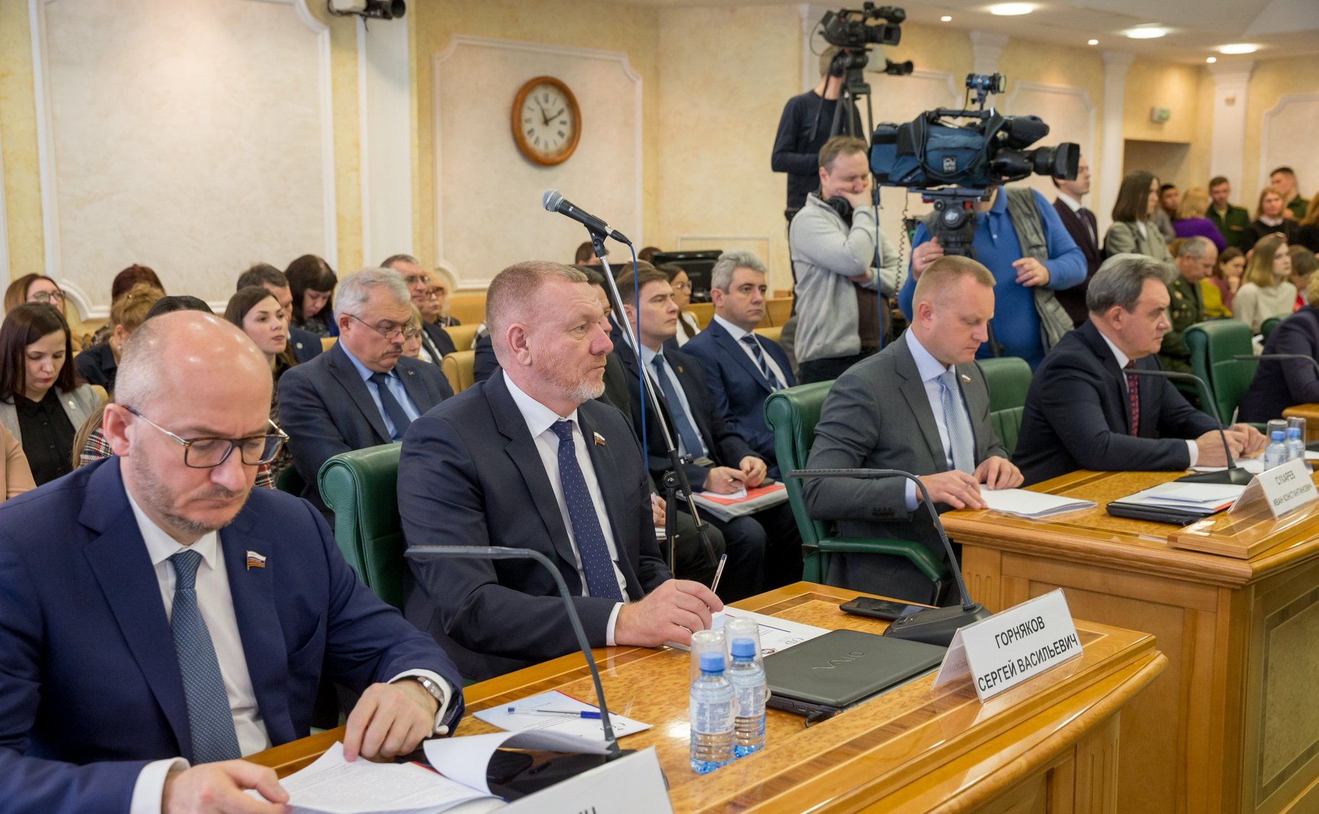 «Круглый стол» в рамках VIII Рождественских парламентских встреч в СФ. Духовно-нравственное и патриотическое воспитание молодежи в свете Великой Победы