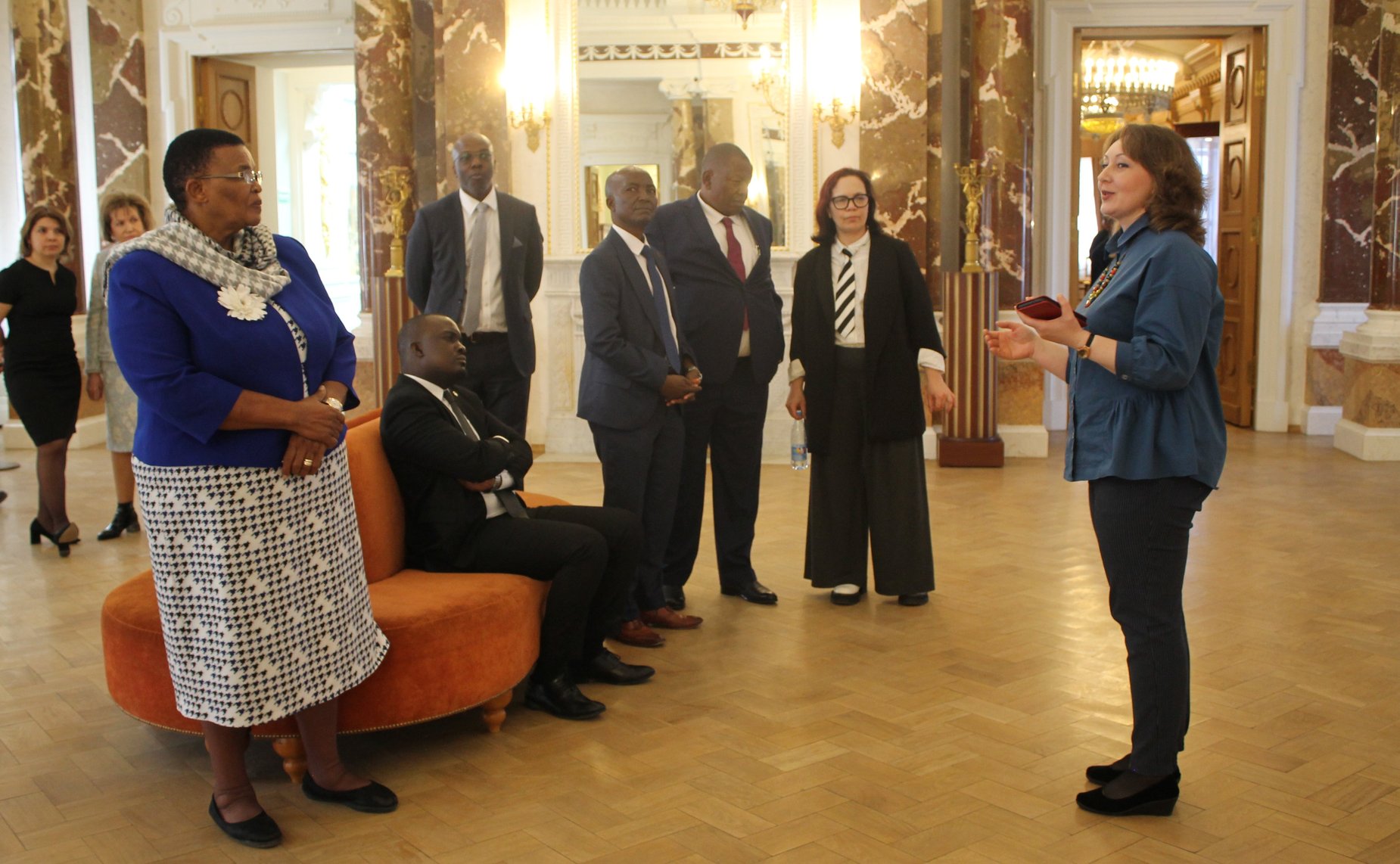 Делегация Зимбабве во главе с председателем Сената Парламента Республики Мейбл Чиномоной посетила Тверскую область. Поездка прошла в рамках официального визита в Россию, состоявшегося по приглашению Председателя СФ Валентины Матвиенко