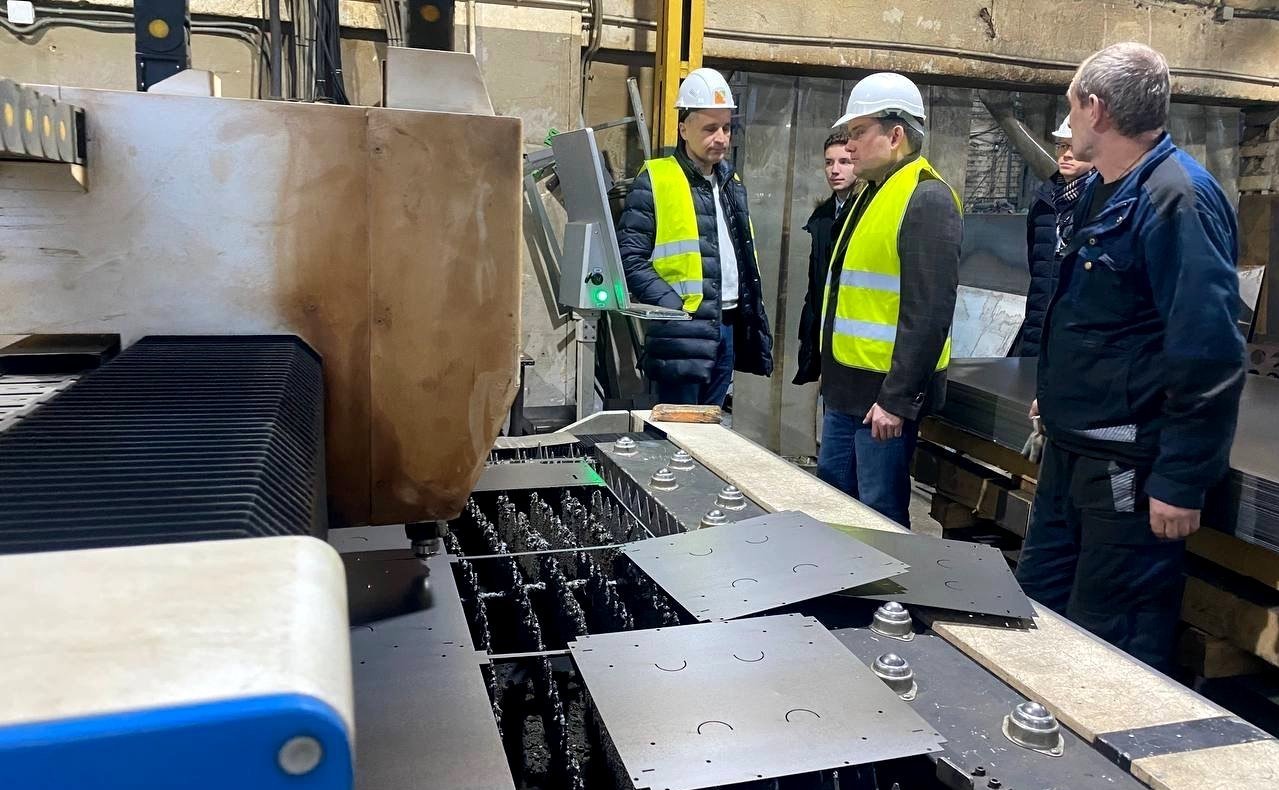 Николай Журавлев посетил костромское предприятие, которое за короткий срок сконструировало и наладило выпуск печей на дизельном топливе для участников специальной военной операции