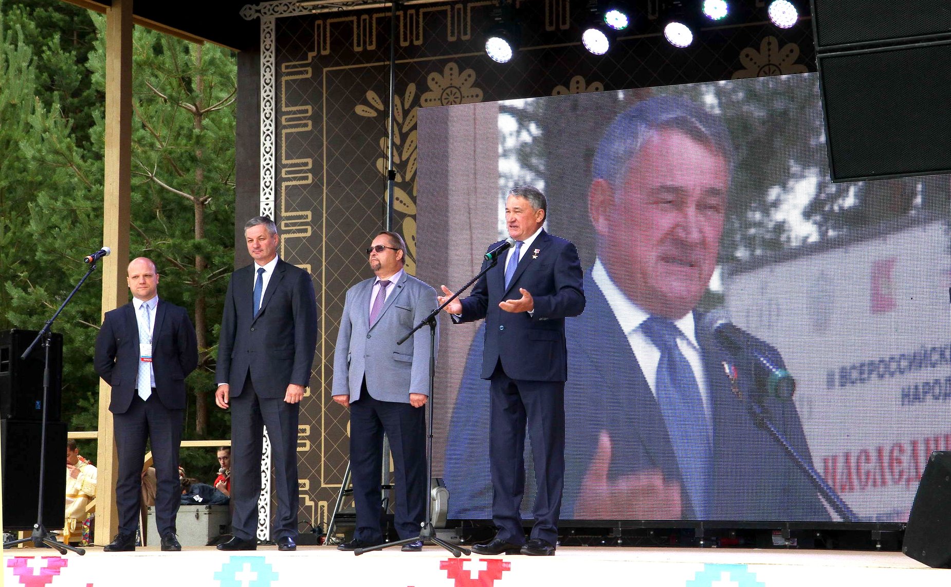 Ю. Воробьев принял участие в торжественном открытии финала II Всероссийского детского фестиваля народной культуры «Наследники традиций»