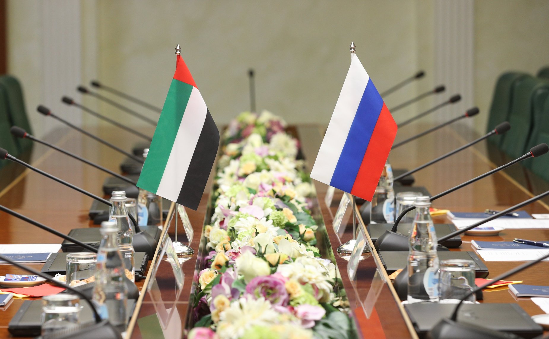 Заместитель Председателя СФ Константин Косачев провел встречу с Чрезвычайным и Полномочным Послом Объединенных Арабских Эмиратов в РФ