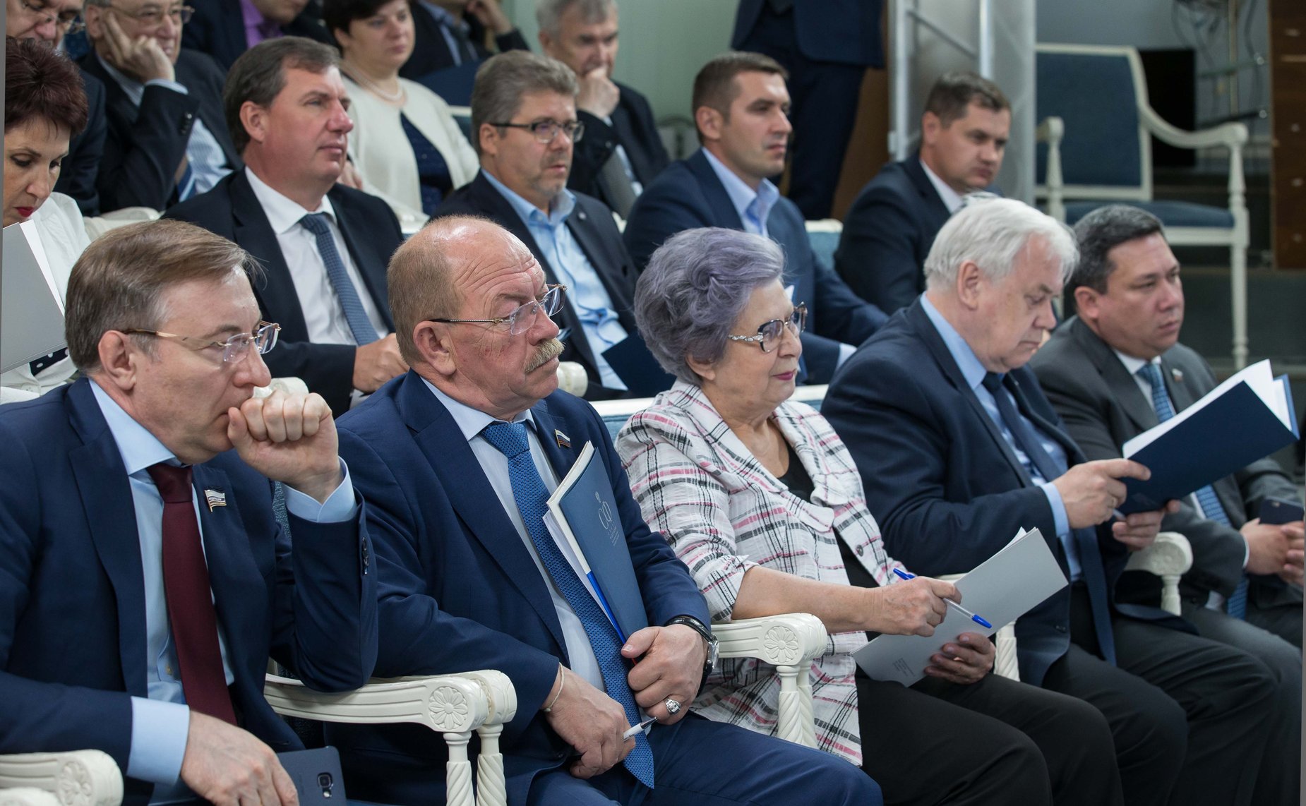 «Круглый стол» на тему «Телецкое озеро – уникальный природный символ России»