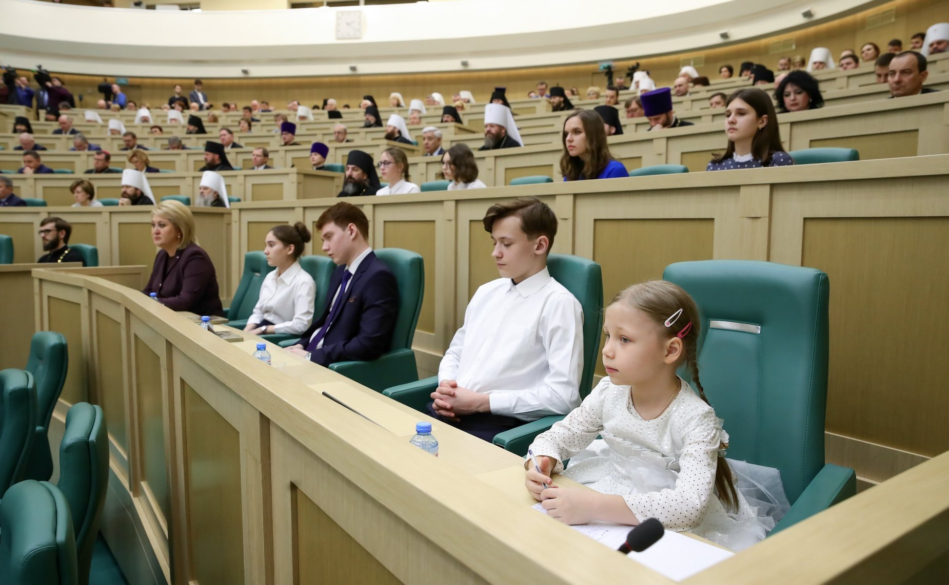 Пленарное заседание VIII Рождественских парламентских встреч в рамках XXVIII Международных Рождественских образовательных чтений «Великая Победа: наследие и наследники»