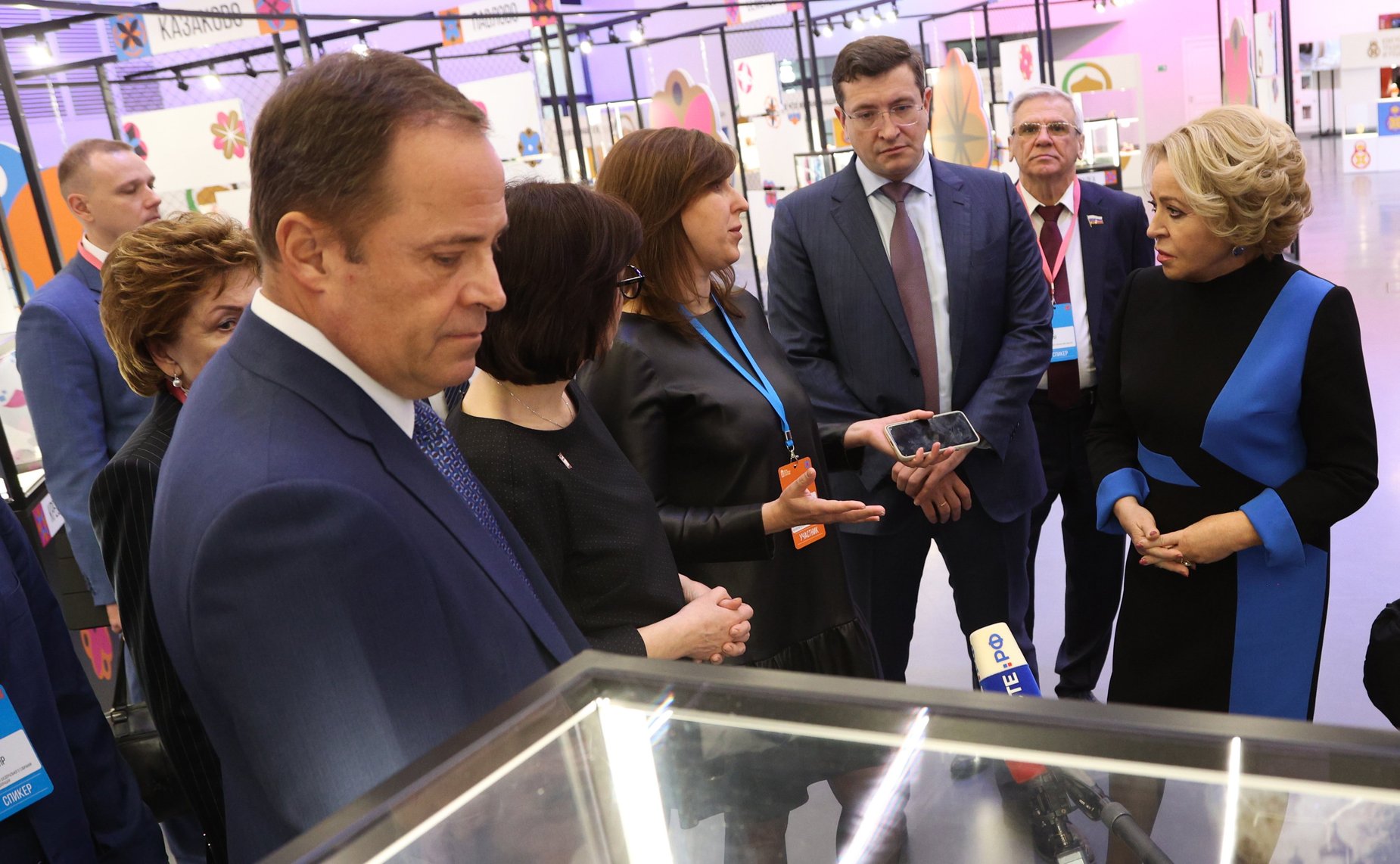 Осмотр экспозиции «Города и промыслы»