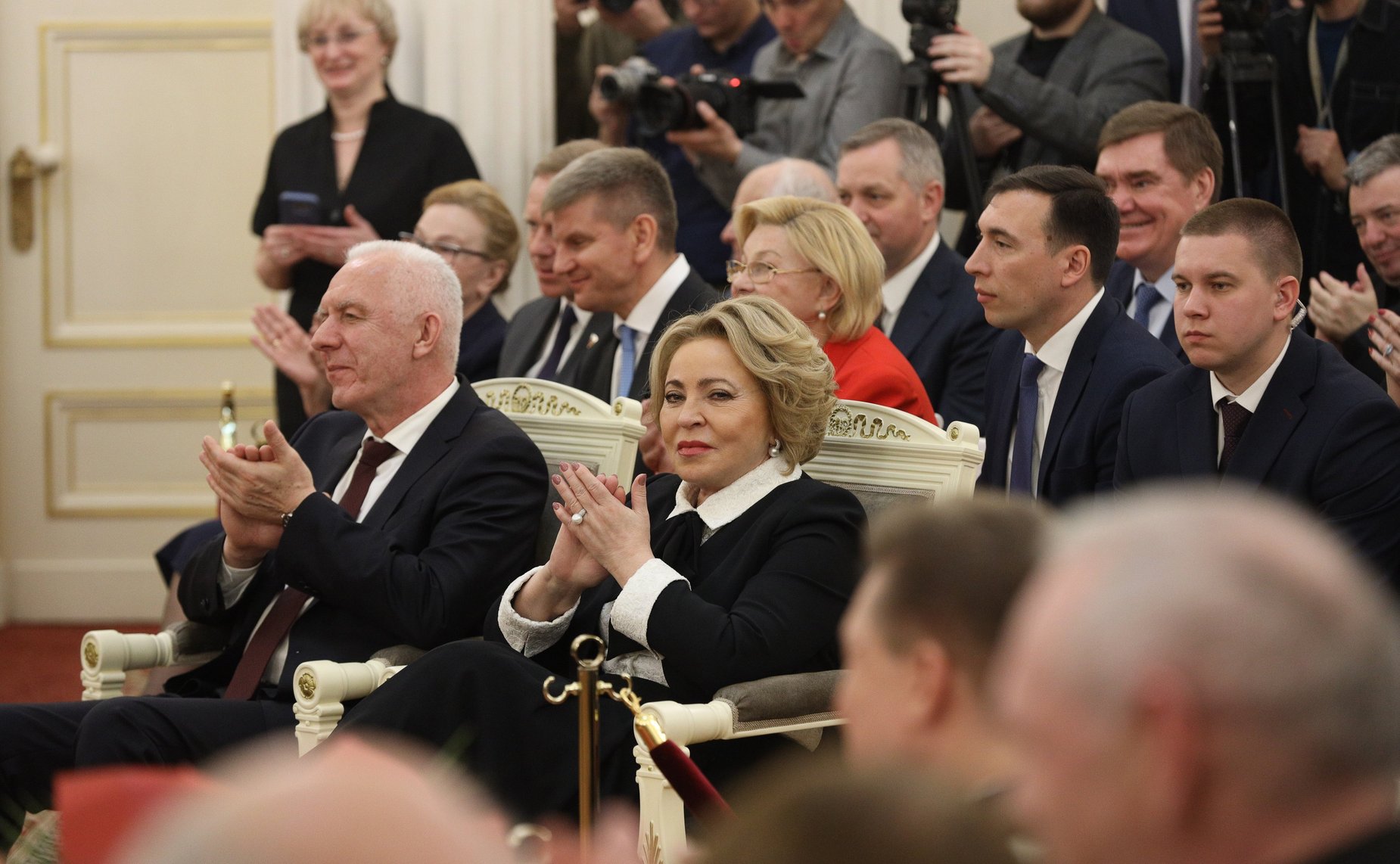 Председатель Совета Федерации Валентина Матвиенко приняла участие в торжественной церемонии вручения знаков отличия лицам, удостоенным звания «Почетный гражданин Санкт-Петербурга» в Законодательном Собрании города