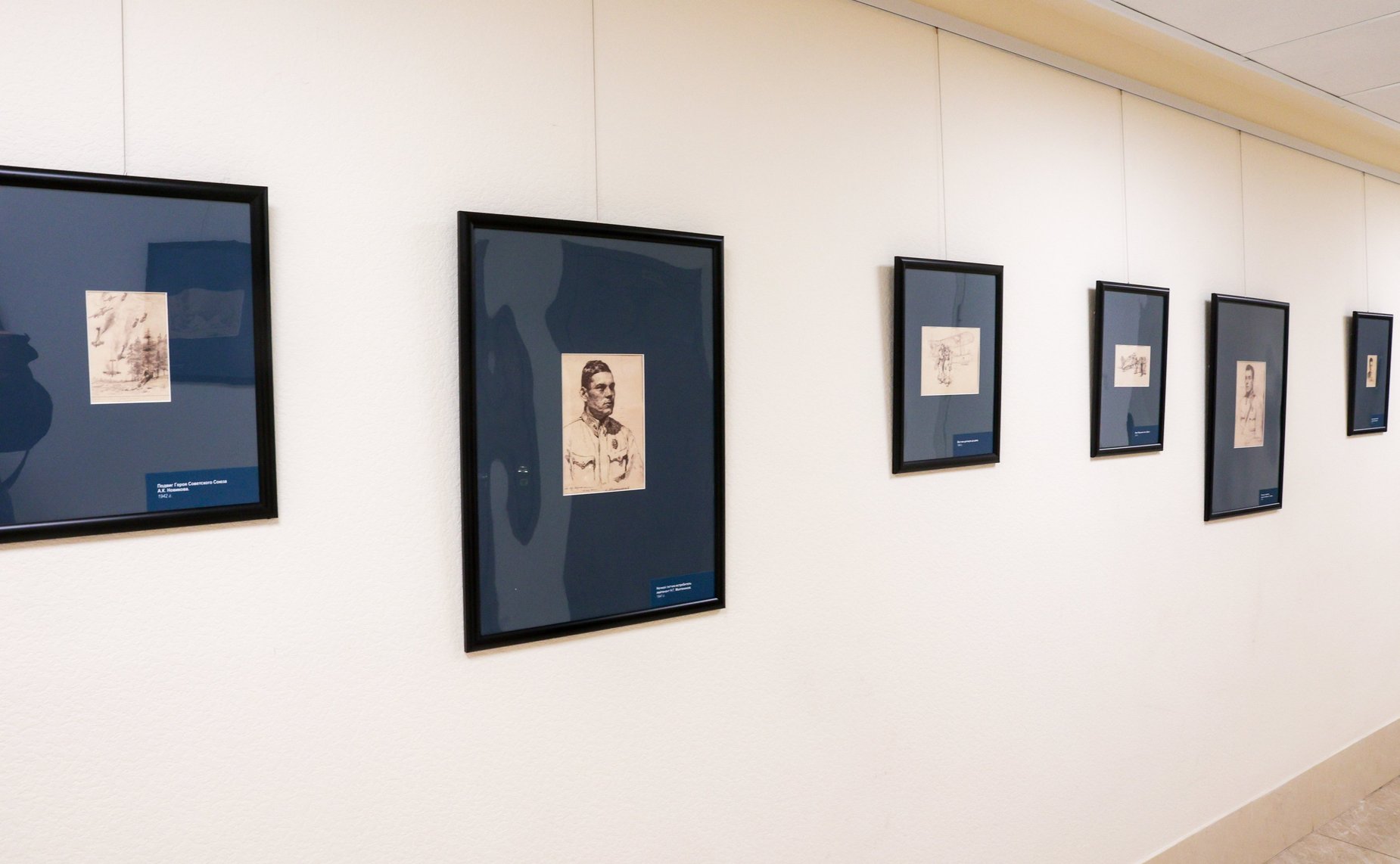 В Совете Федерации состоялось открытие выставки графических работ Яр-Кравченко «Лётчики — защитники в годы ВОВ»