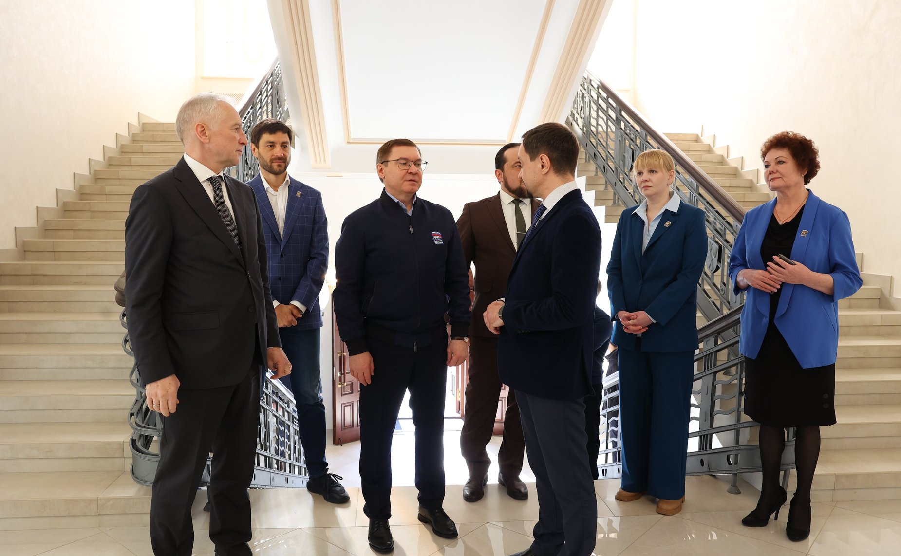 Первый заместитель Председателя Совета Федерации Владимир Якушев посетил Театр куклы и актера «Скоморох»