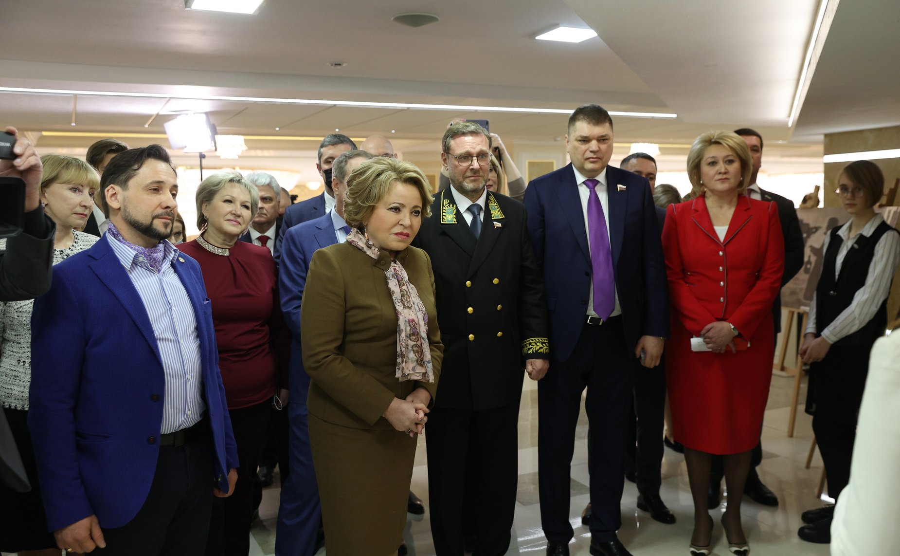 Валентина Матвиенко открыла выставку детского рисунка о легендарной полуторке, посвященной 80-летию «Дороги Жизни»