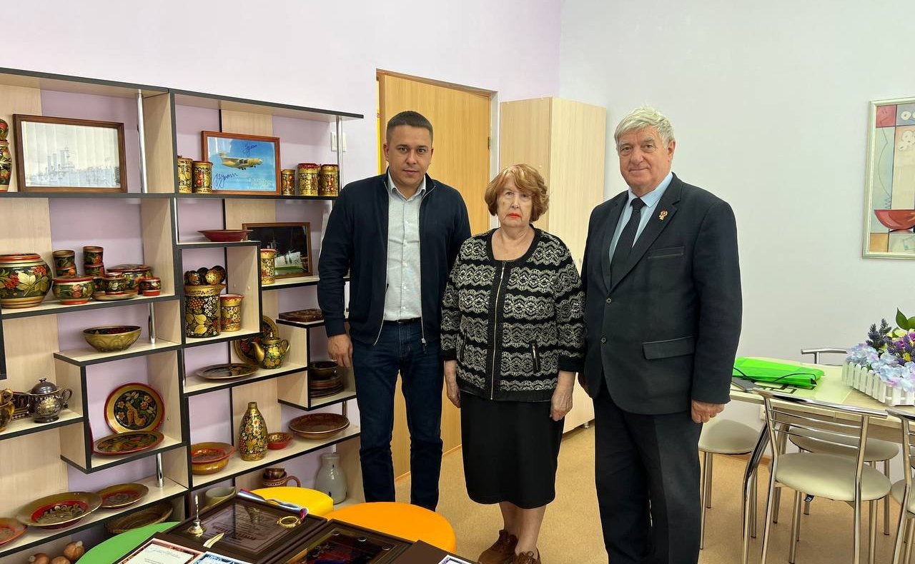 Айрат Гибатдинов поздравил сотрудников Детского сада № 148 города Ульяновска