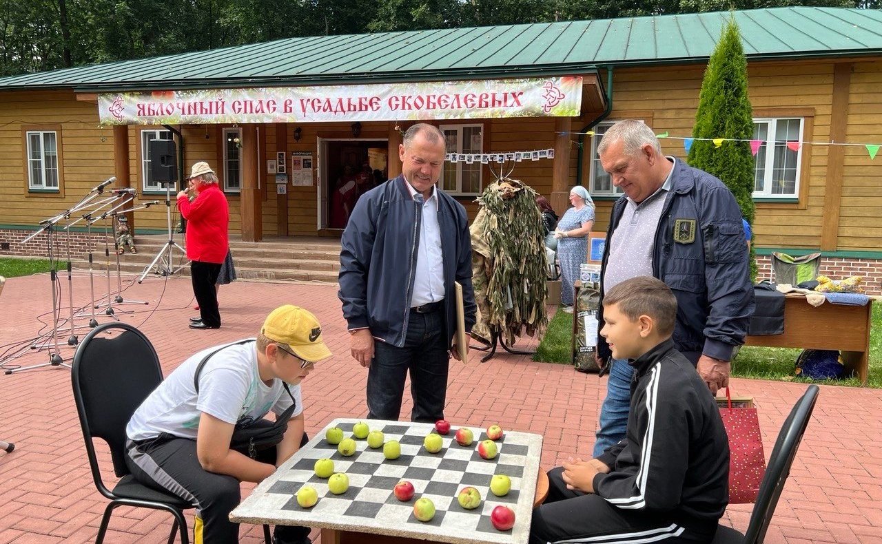 Игорь Мурог принял участие в праздничных мероприятиях, посвящённых Яблочному Спасу