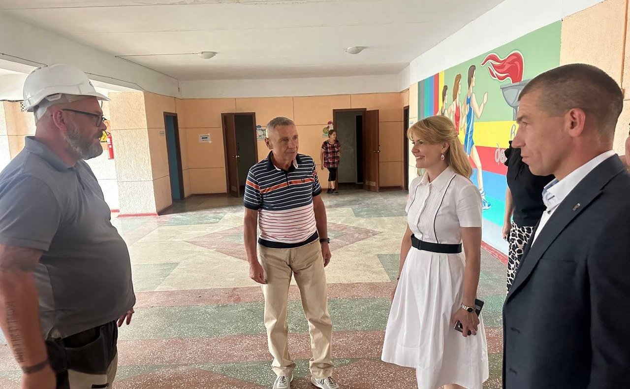 Дарья Лантратова приняла участие в открытии школы после капитального ремонта