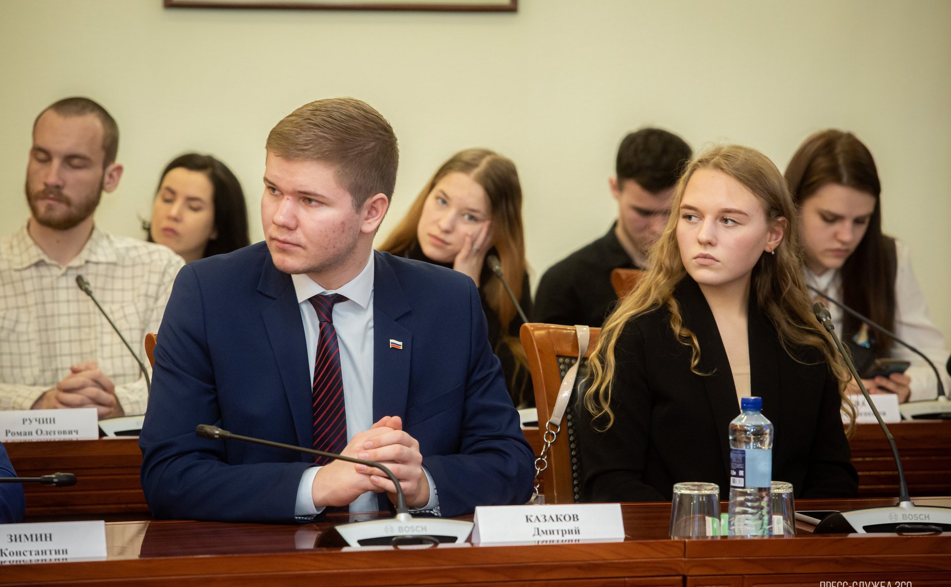 Юрий Воробьев принял участие в очередном заседании Дискуссионного клуба Молодежного парламента при Законодательном Собрании субъекта РФ