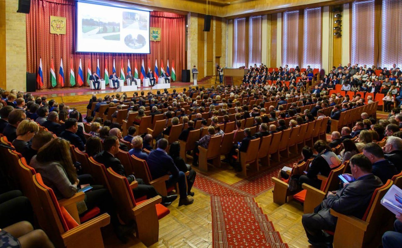 Александр Савин в ходе поездки в регион принял участие в Съезде представительных органов муниципальных образований Калужской области