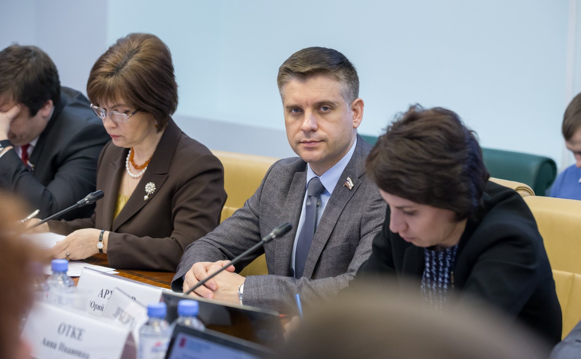 Юрий Архаров