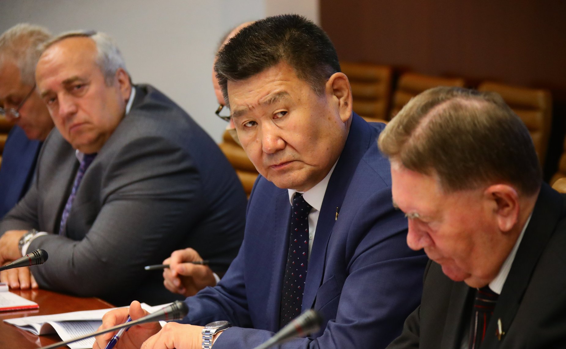 «Круглый стол» на тему «Роль законодательных (представительных) органов власти в обеспечении гуманитарных задач обороны РФ»