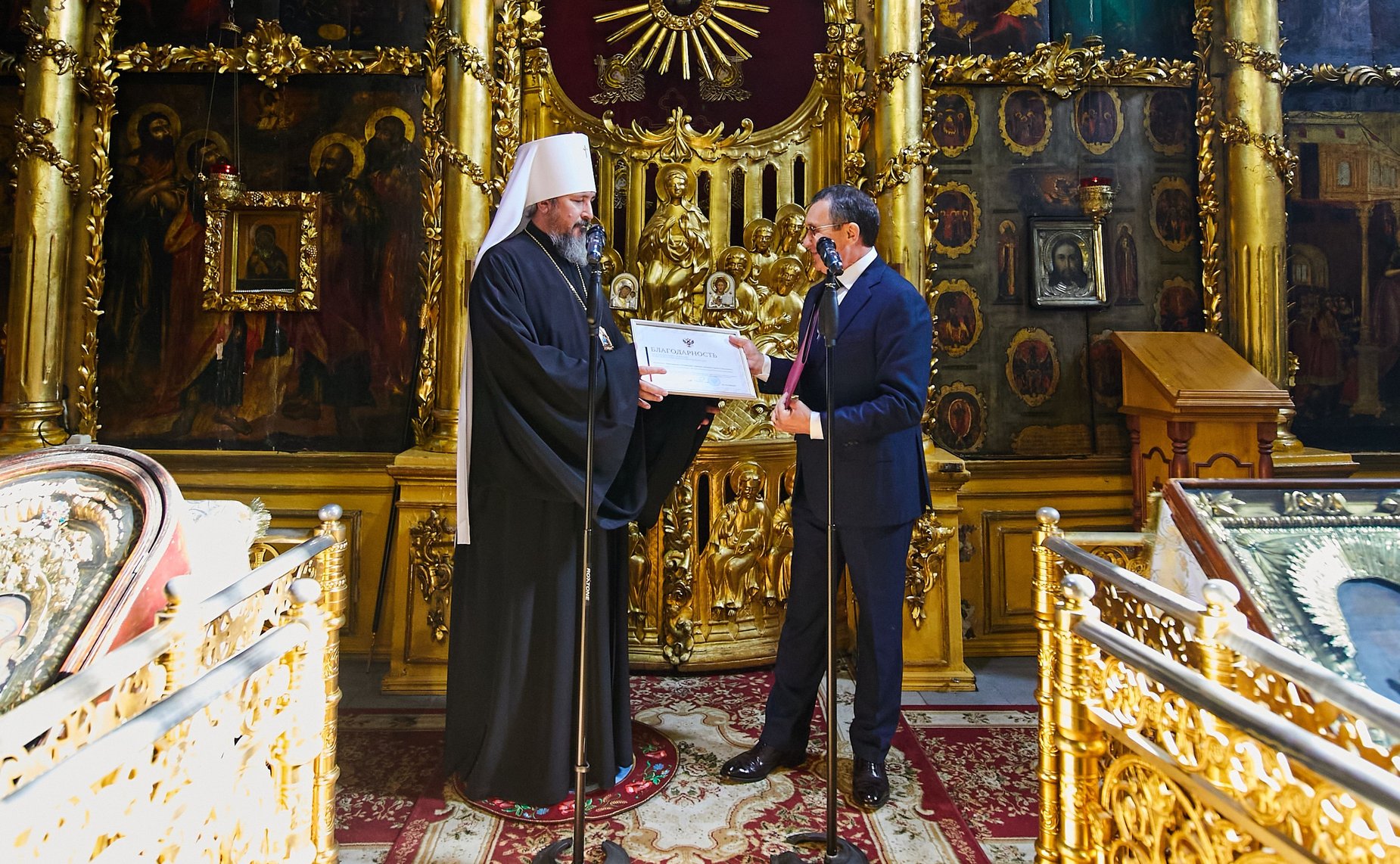 Николай Федоров вручил награду Совета Федерации митрополиту Чебоксарскому и Чувашскому Савватию