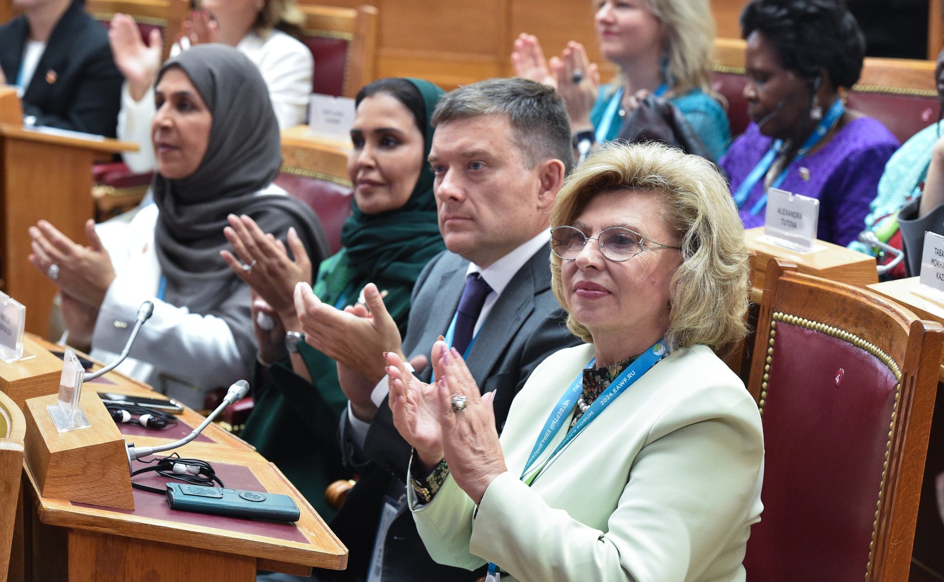 Пленарное заседание IV Евразийского женского форума «Женщины за укрепление доверия и глобальное сотрудничество»