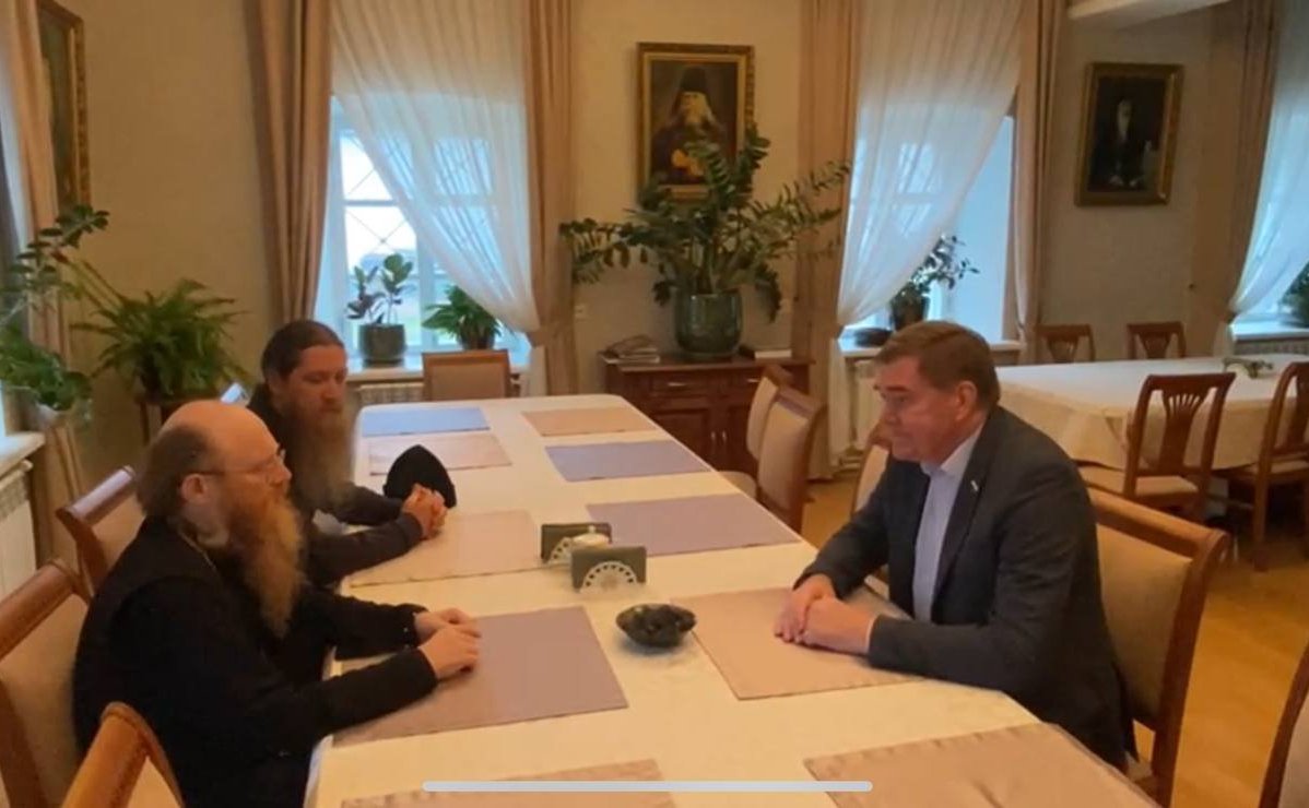 Александр Савин посетил Святой источник и купель в Оптиной пустыни