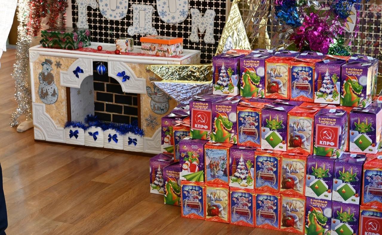 Айрат Гибатдинов поздравил детей Ульяновской области с наступающим Новым Годом