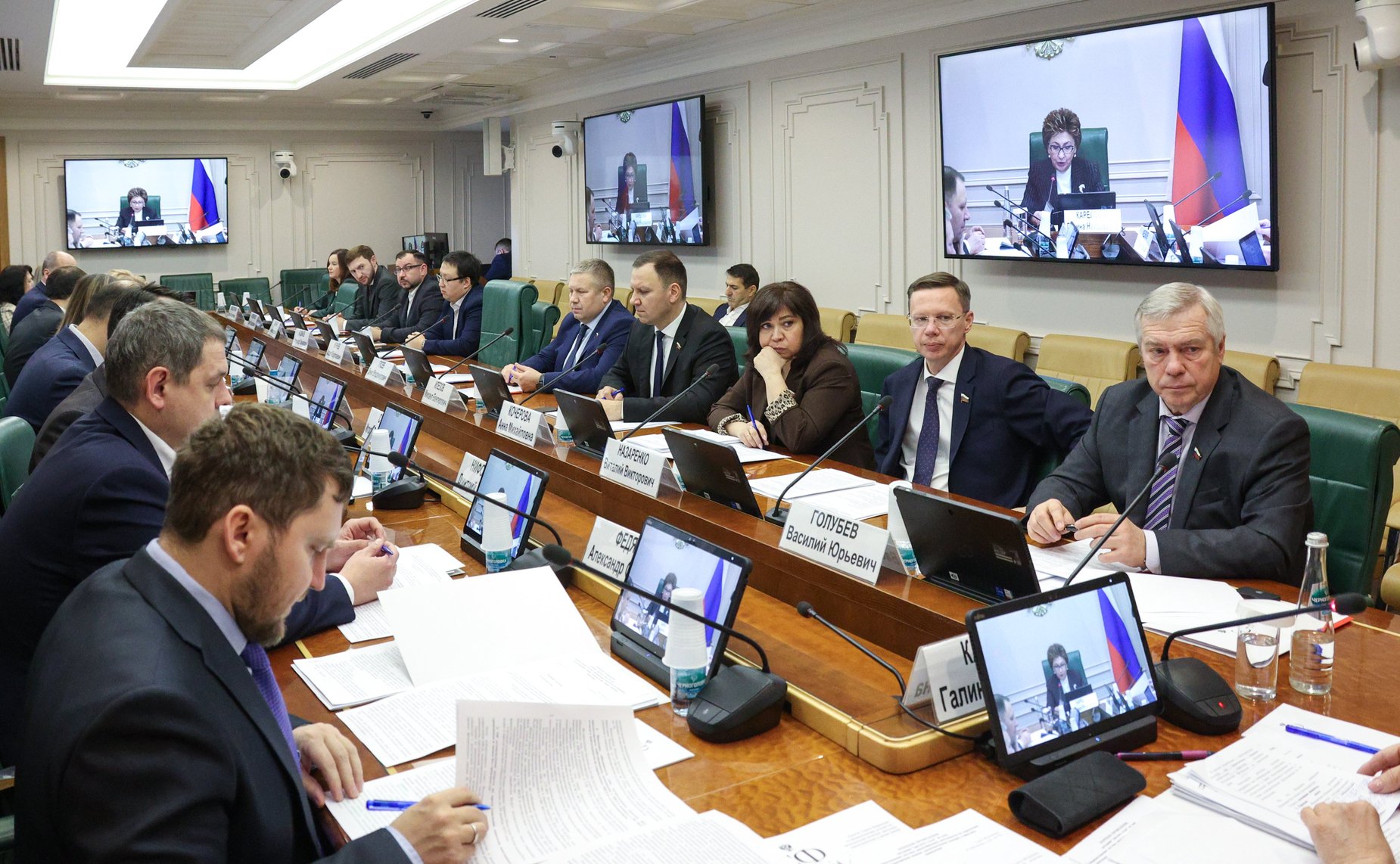 Круглый стол на тему «Совершенствование системы лицензирования деятельности по управлению многоквартирными домами: законодательные новации и практика применения»