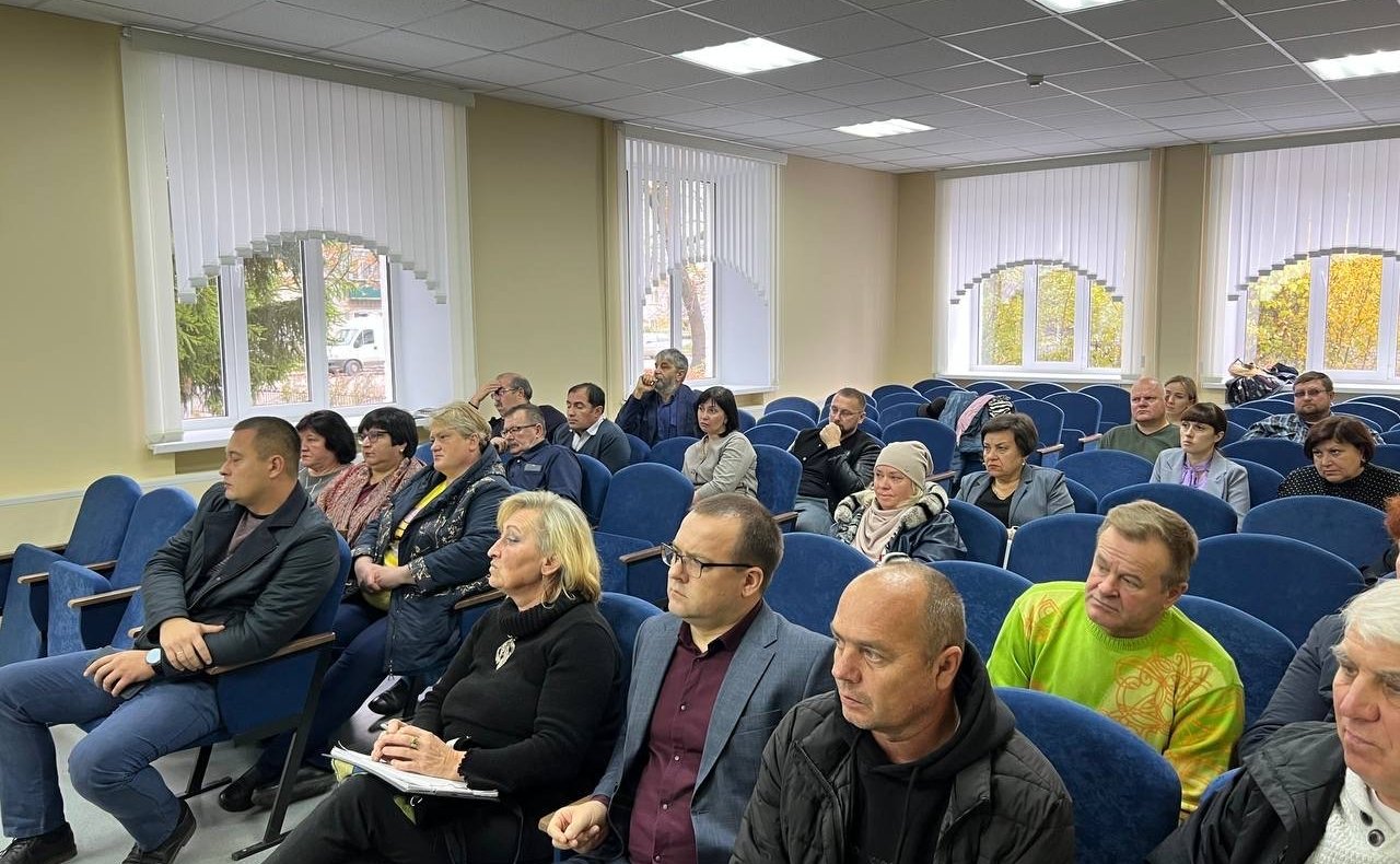 Айрат Гибатдинов вместе с депутатами регионального Законодательного собрания посетил ряд районов области, где провел встречи с жителями