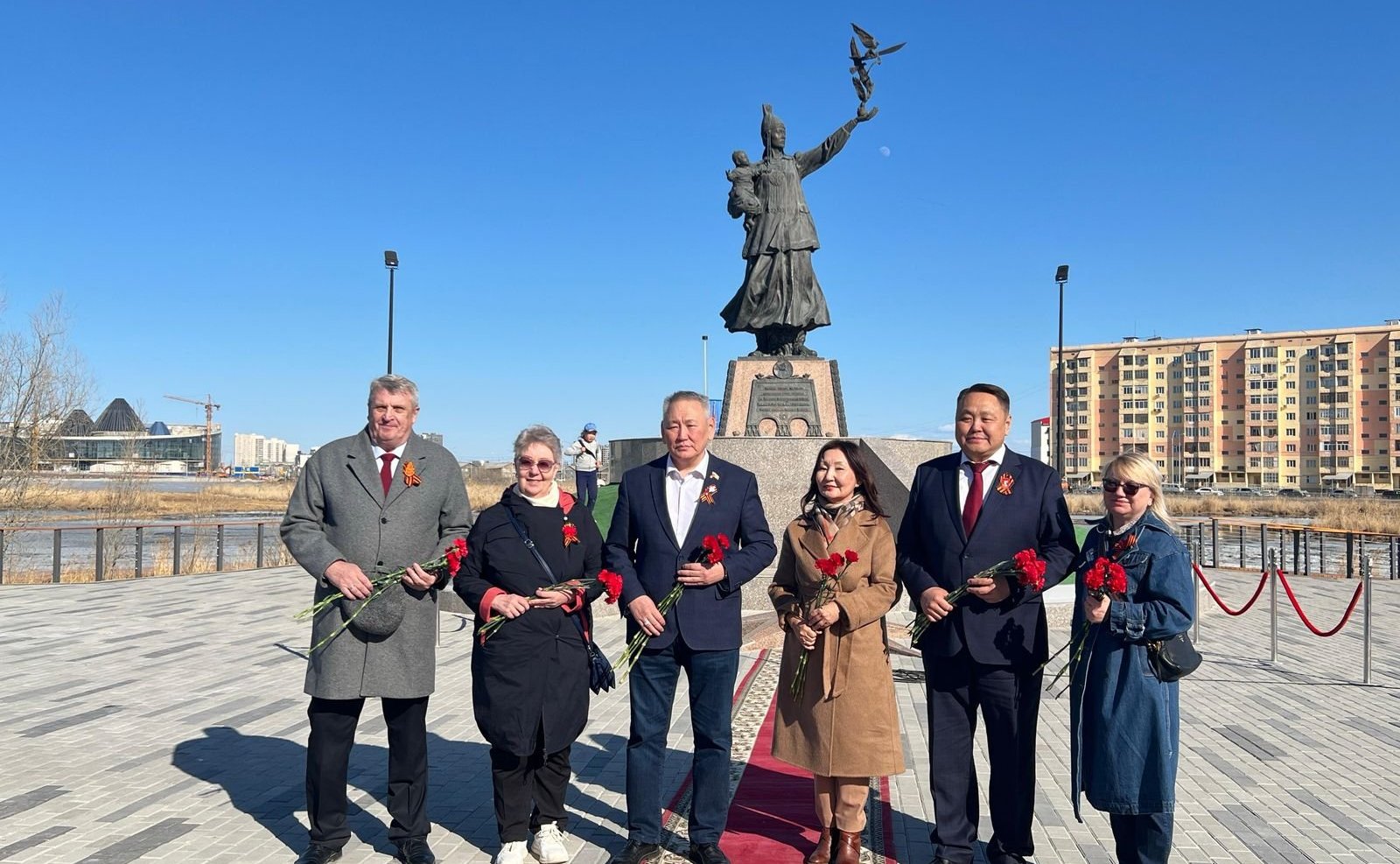 Сахамин Афанасьев принял участие в торжественных мероприятиях, приуроченных к 80-летию Победы