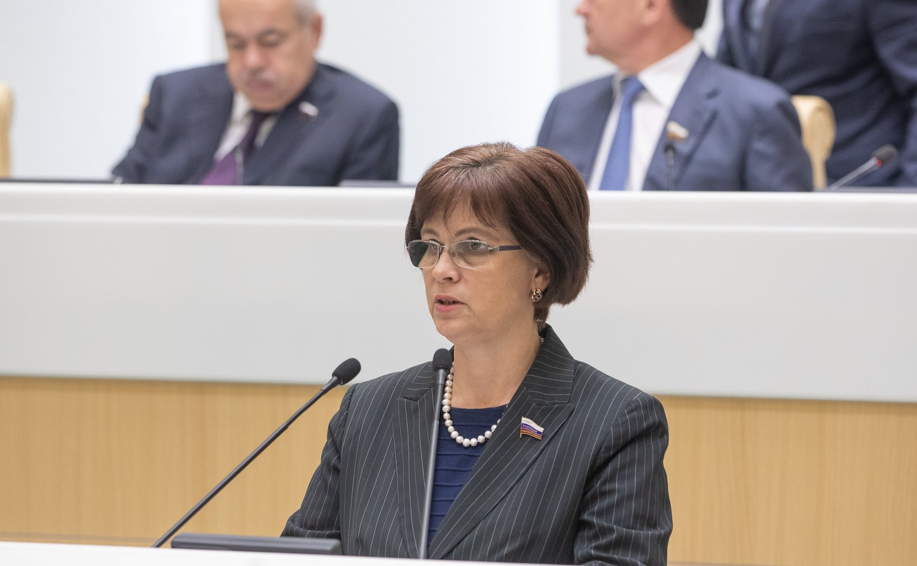 Елена Попова