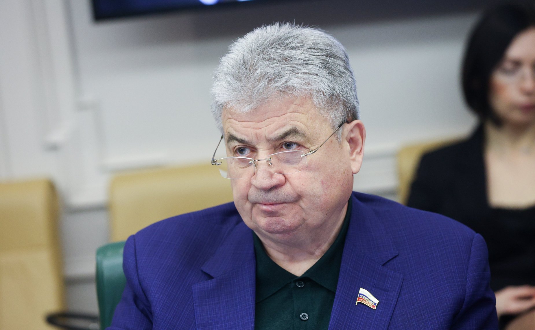 Геннадий Емельянов