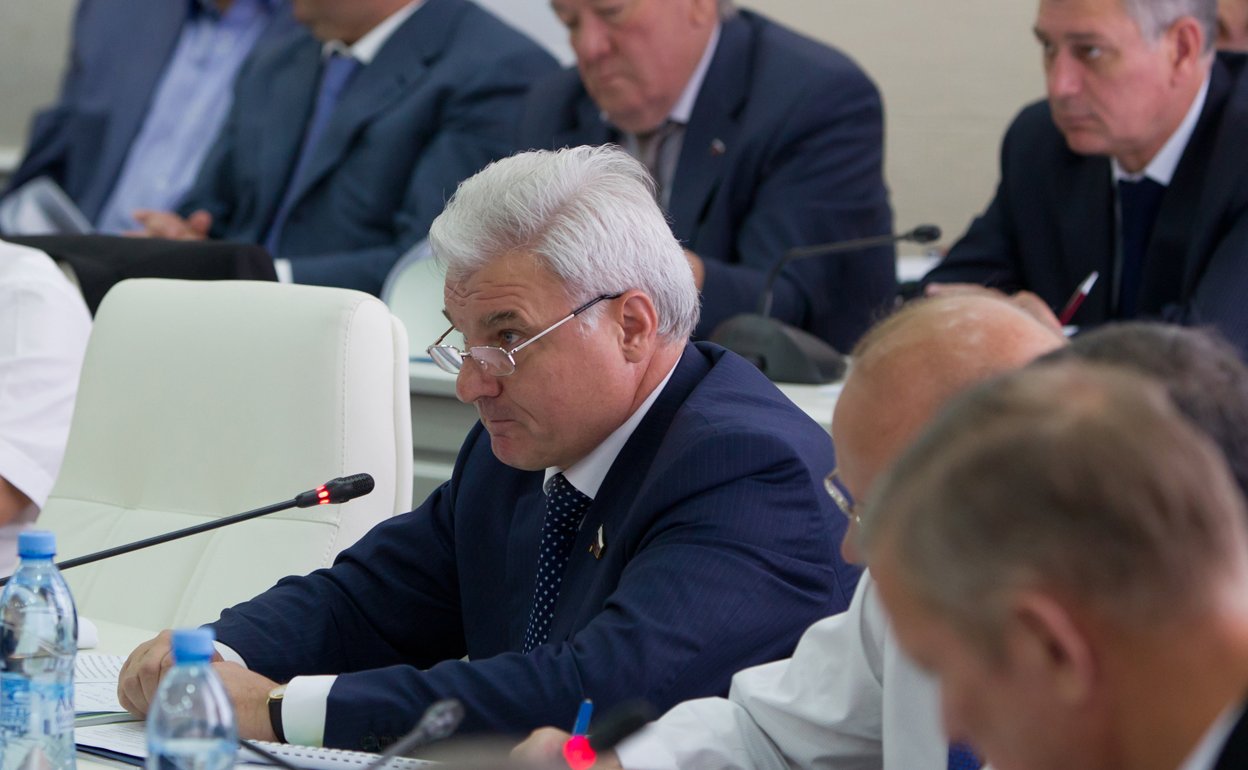 Круглый стол по теме: Проблемы развития агропромышленного комплекса Плотников  11